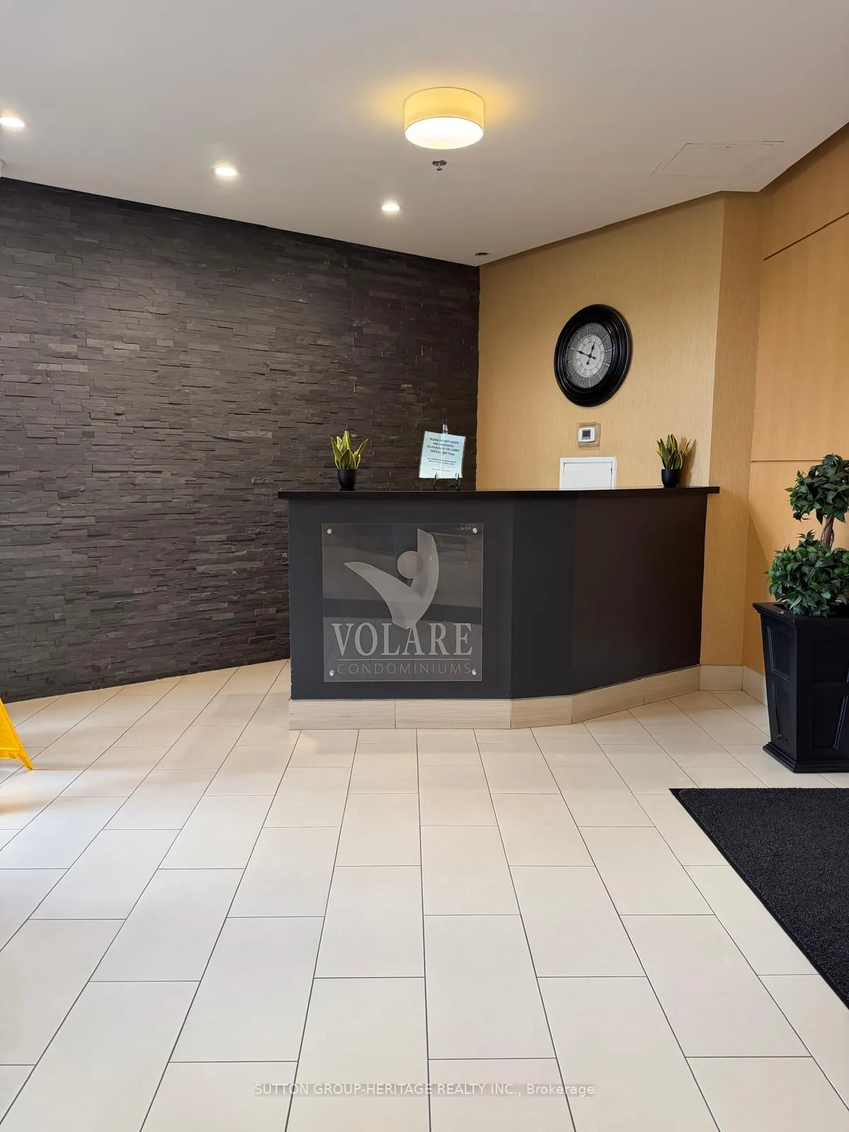 Photo 3 of Unit 404, 7730 Kipling Avenue, Vaughan, West Woodbridge — HOMEH