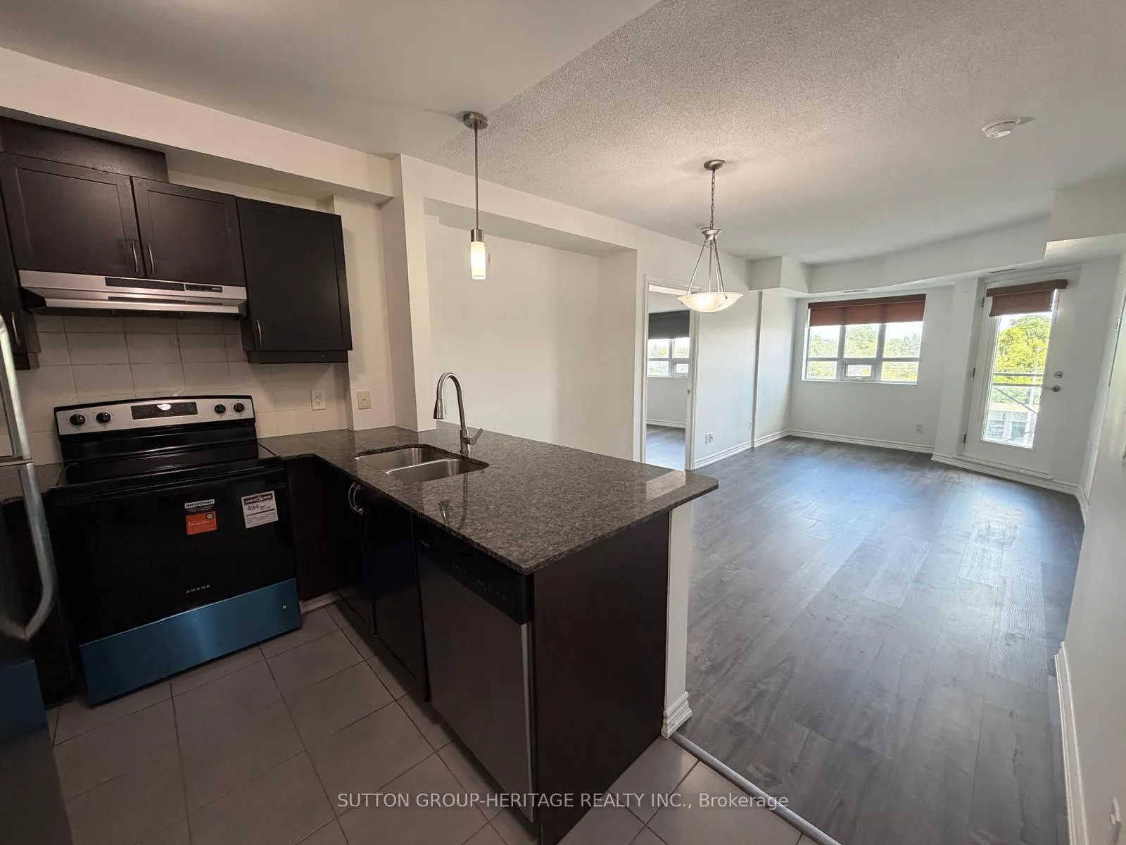 Photo 13 of Unit 404, 7730 Kipling Avenue, Vaughan, West Woodbridge — HOMEH