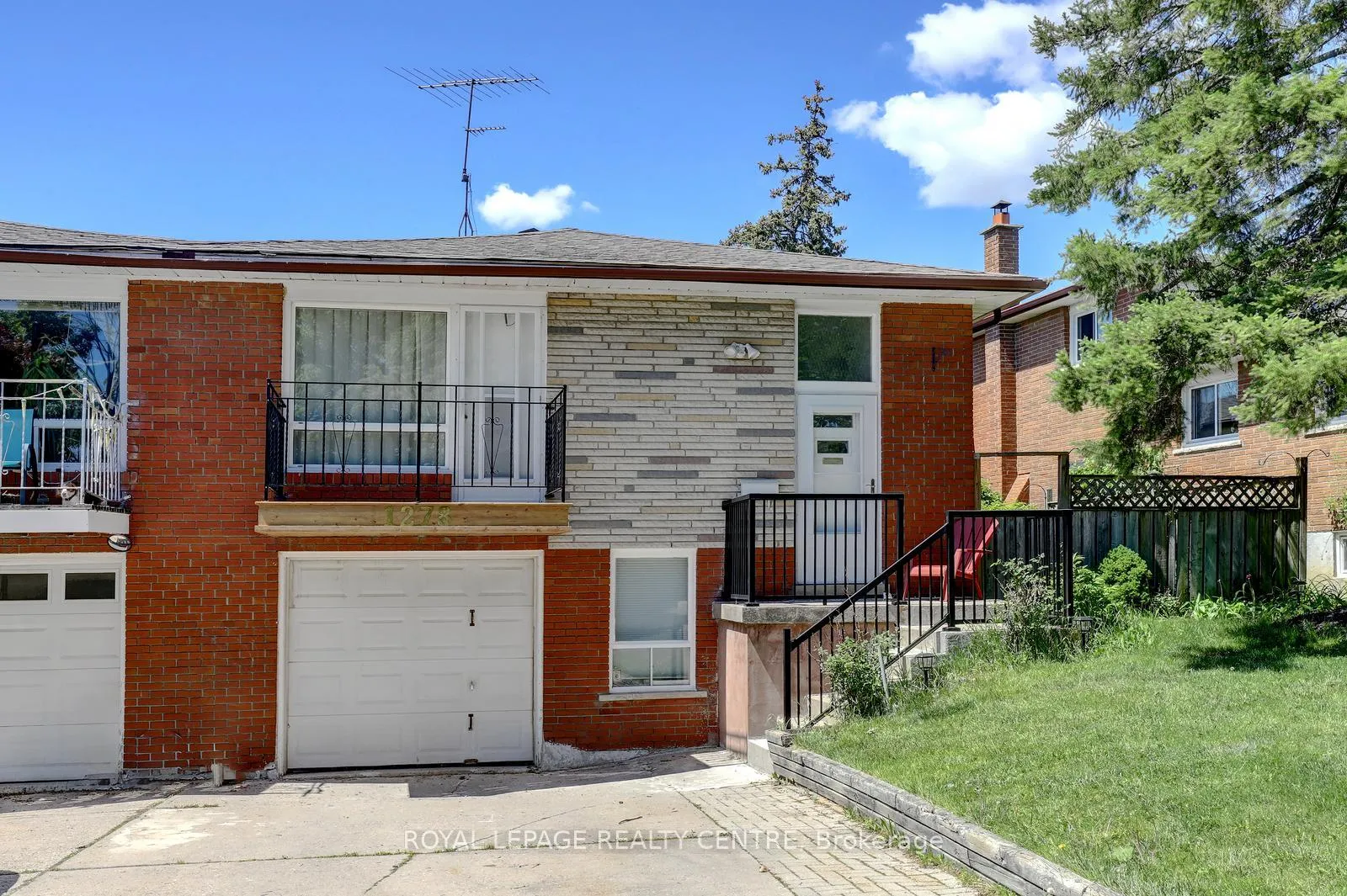 Front of 1278 Shamir Crescent