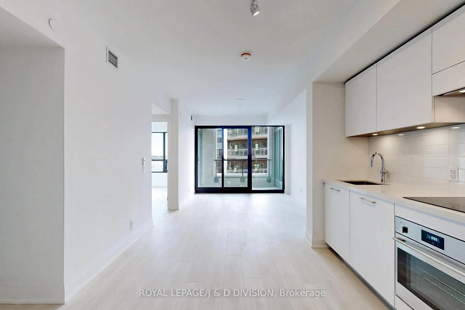 Photo 4 of Unit 510, 33 Frederick Todd Way, Toronto, Thorncliffe Park — HOMEH