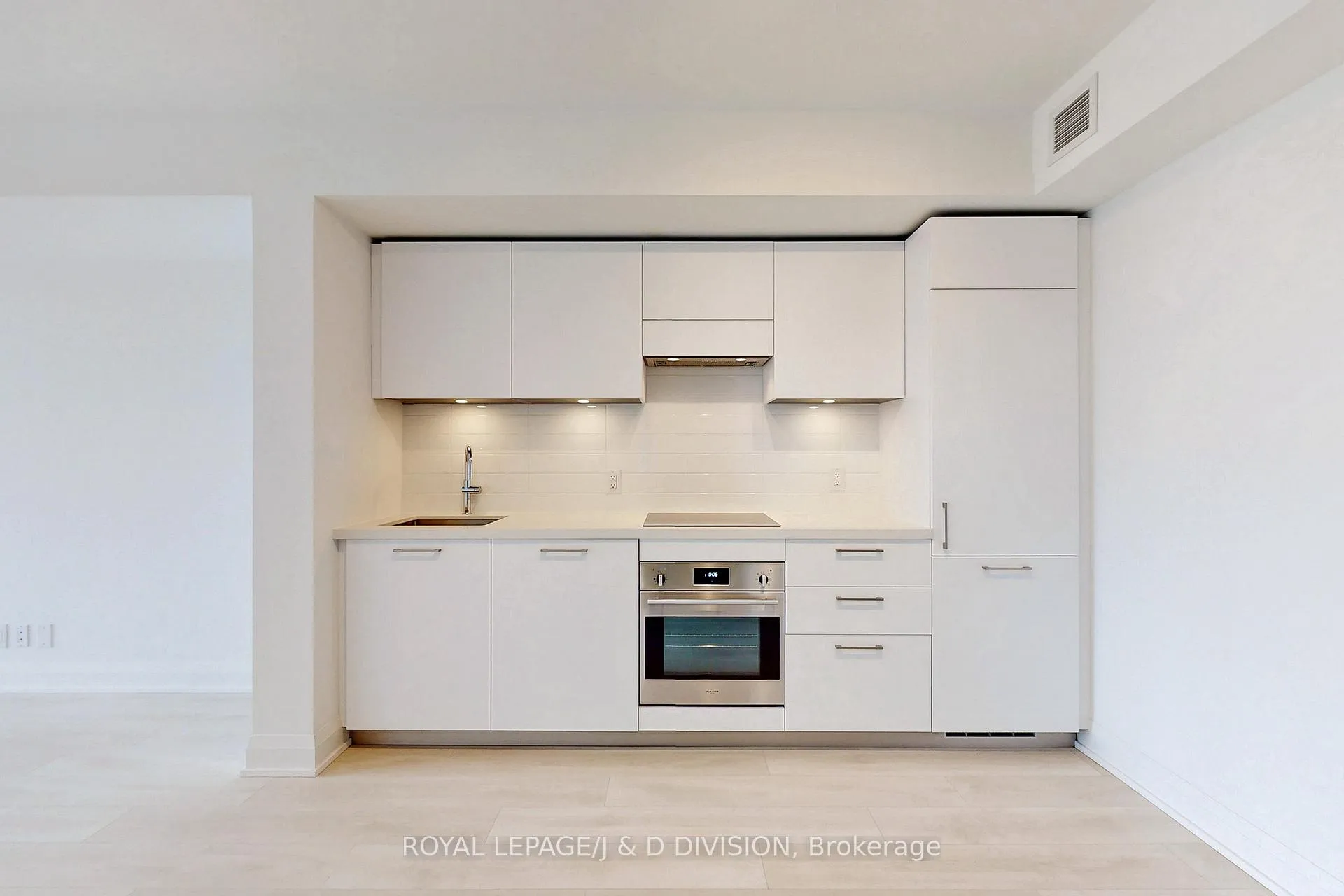 Photo 5 of Unit 510, 33 Frederick Todd Way, Toronto, Thorncliffe Park — HOMEH