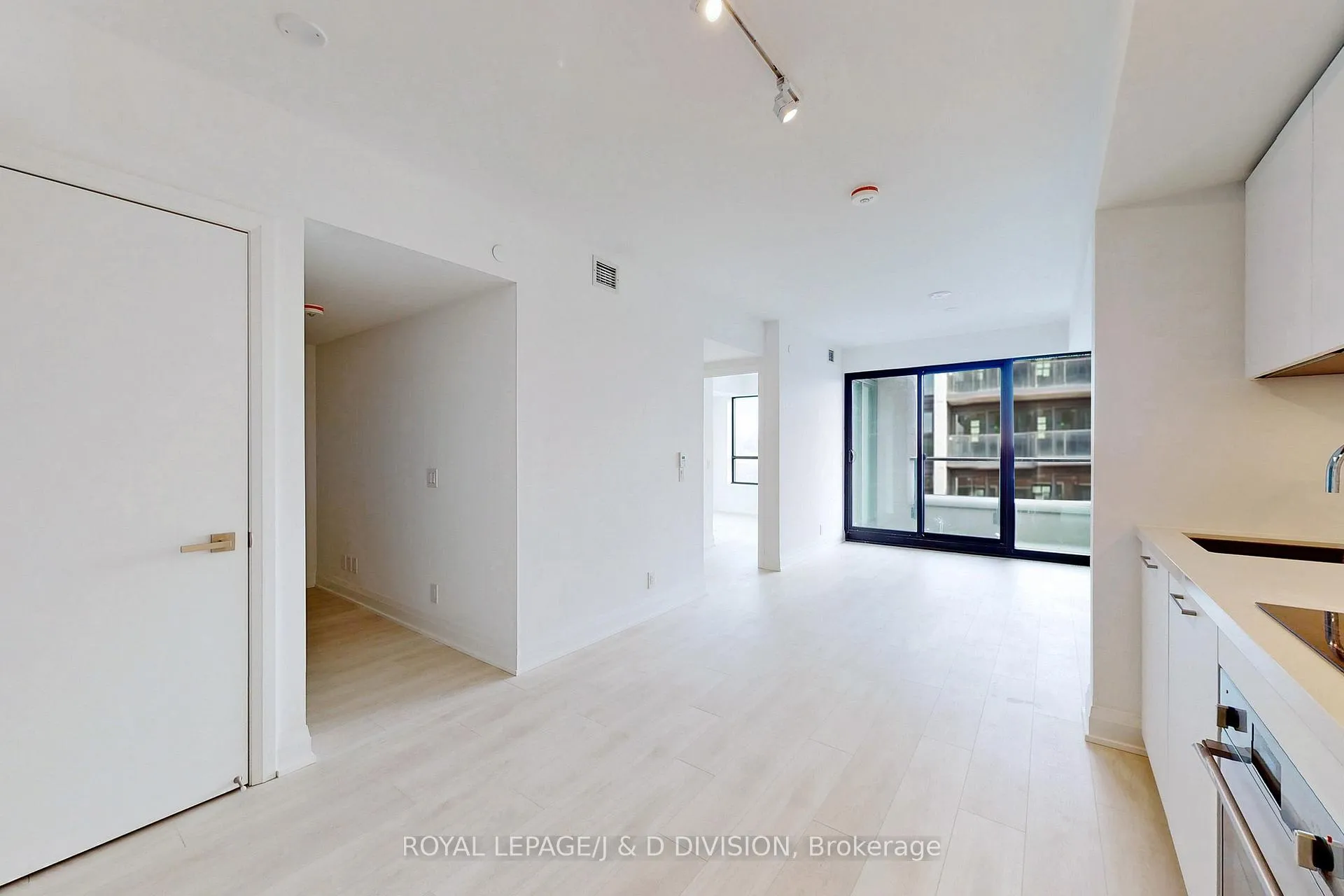 Photo 6 of Unit 510, 33 Frederick Todd Way, Toronto, Thorncliffe Park — HOMEH