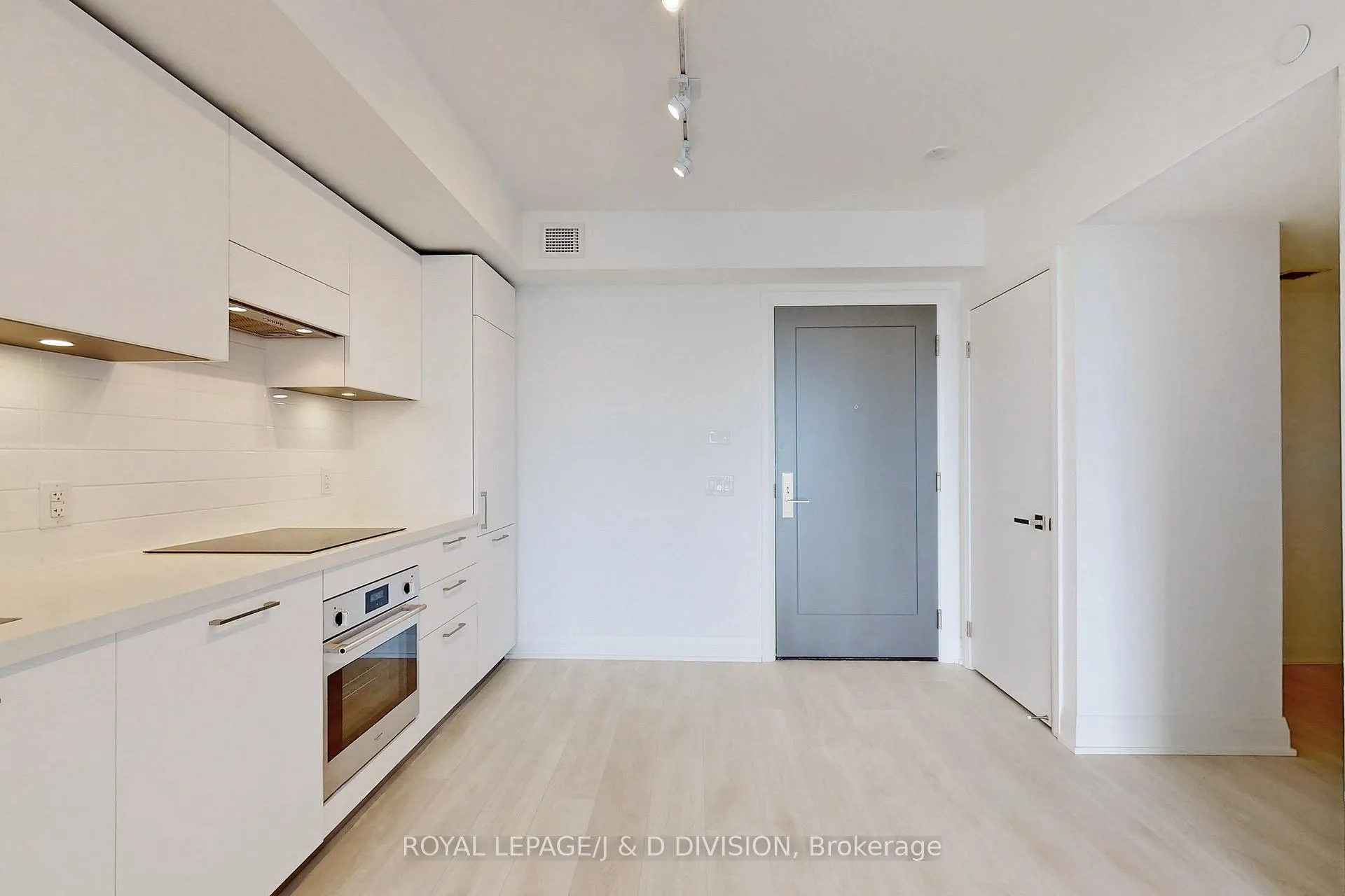 Photo 7 of Unit 510, 33 Frederick Todd Way, Toronto, Thorncliffe Park — HOMEH