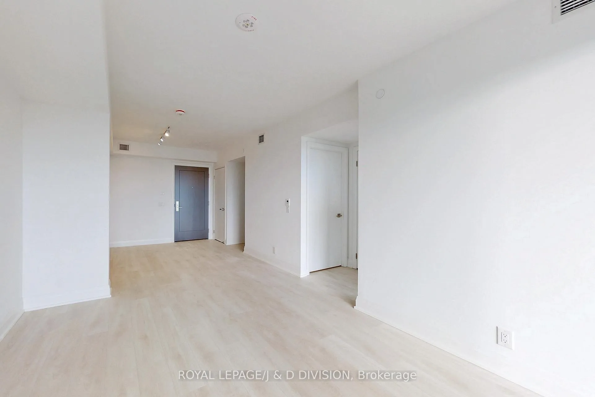 Photo 8 of Unit 510, 33 Frederick Todd Way, Toronto, Thorncliffe Park — HOMEH