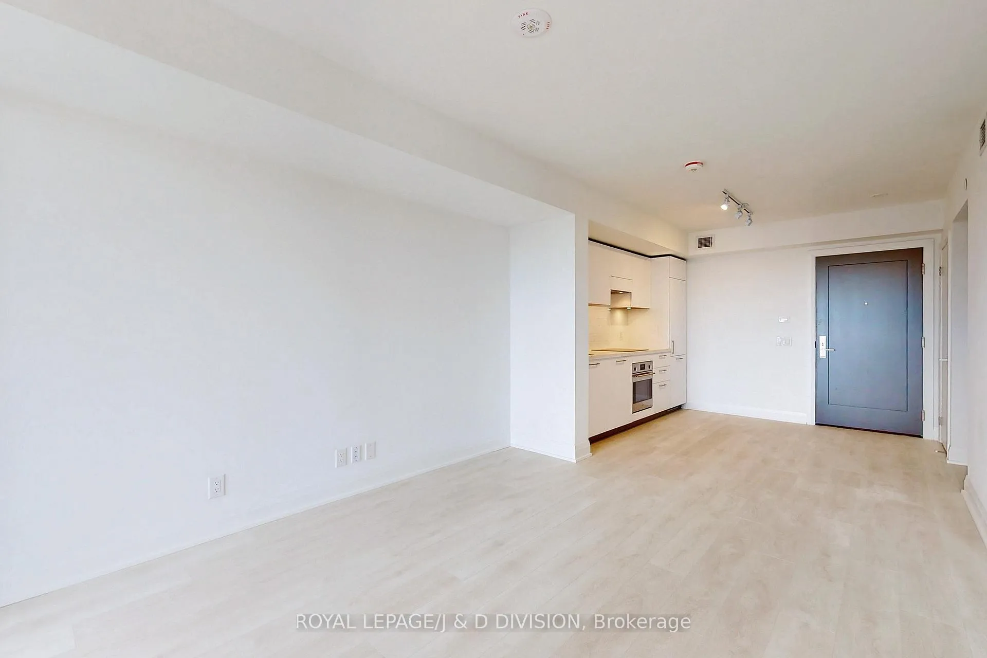 Photo 10 of Unit 510, 33 Frederick Todd Way, Toronto, Thorncliffe Park — HOMEH