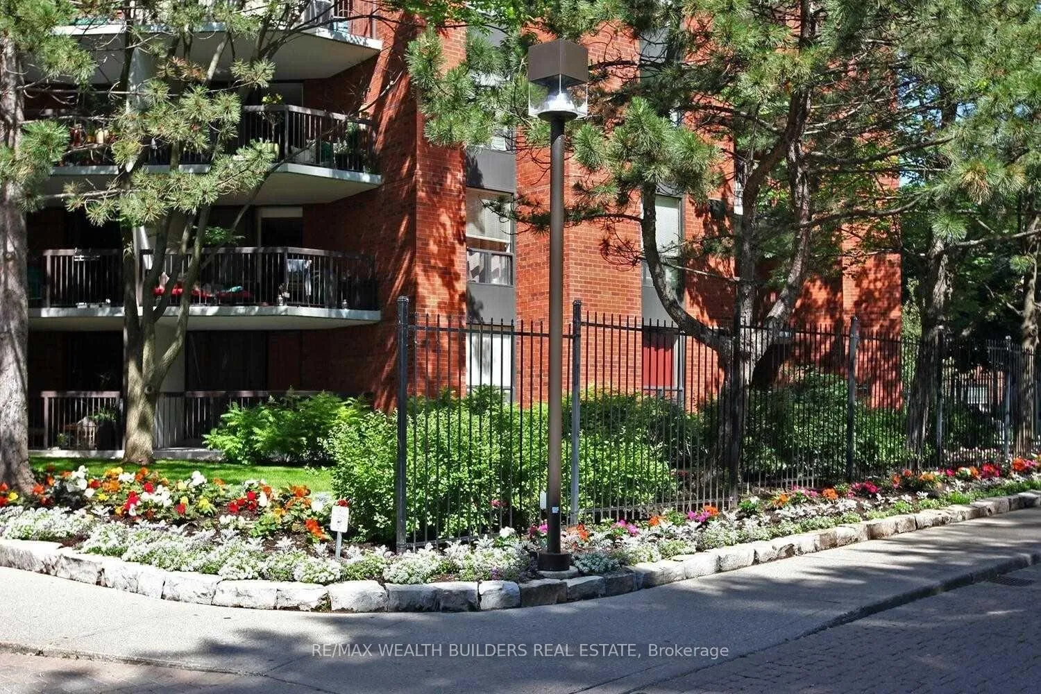Photo 2 of Unit 207, 77 Maitland Place, Toronto, Cabbagetown-South St. James Town — HOMEH