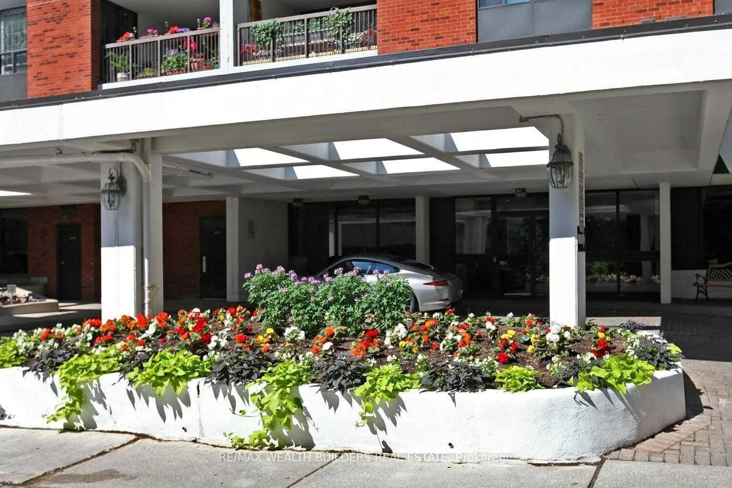 Photo 6 of Unit 207, 77 Maitland Place, Toronto, Cabbagetown-South St. James Town — HOMEH