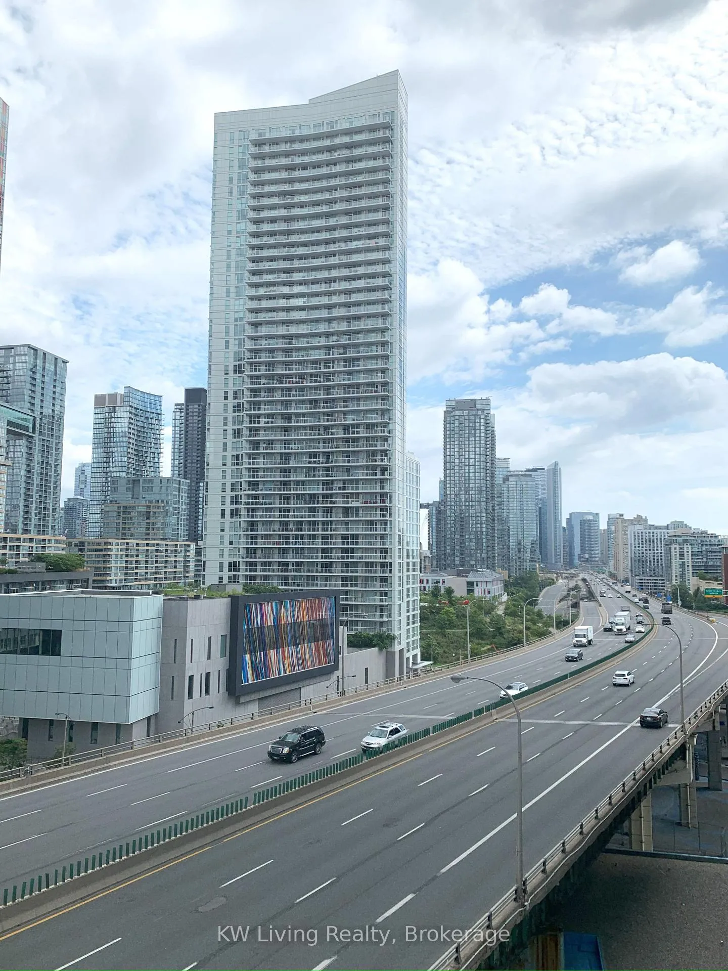 Photo 2 of Unit 1006, 19 Bathurst Street, Toronto, Waterfront Communities — HOMEH