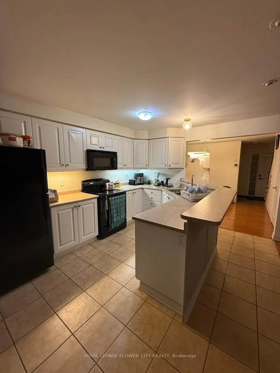 Photo 4 of 12 Osgoode Street, Cambridge, Silver Heights — HOMEH