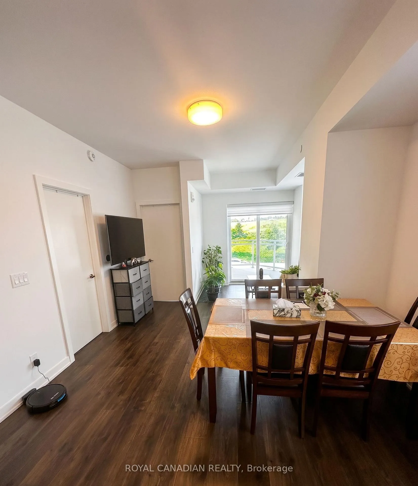 Photo 6 of Unit 301, 56 Lakeside Terrace, Barrie, Little Lake — HOMEH