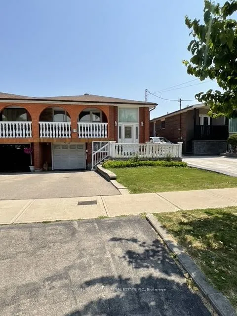 Photo 2 of 51 Seacliffe Boulevard, North York, Humber Summit — HOMEH