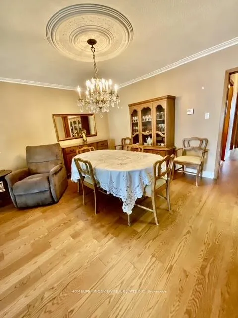 Photo 10 of 51 Seacliffe Boulevard, North York, Humber Summit — HOMEH