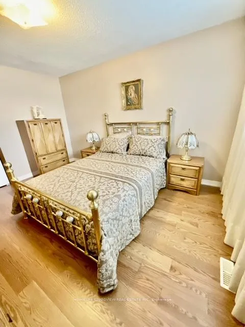 Photo 30 of 51 Seacliffe Boulevard, North York, Humber Summit — HOMEH