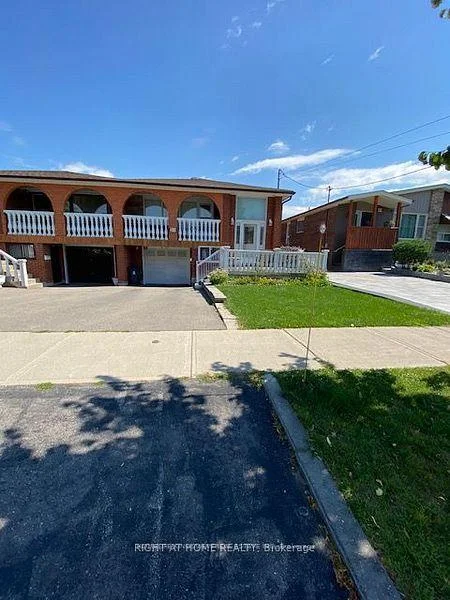 Photo 3 of 51 Seacliffe Boulevard, North York, Humber Summit — HOMEH
