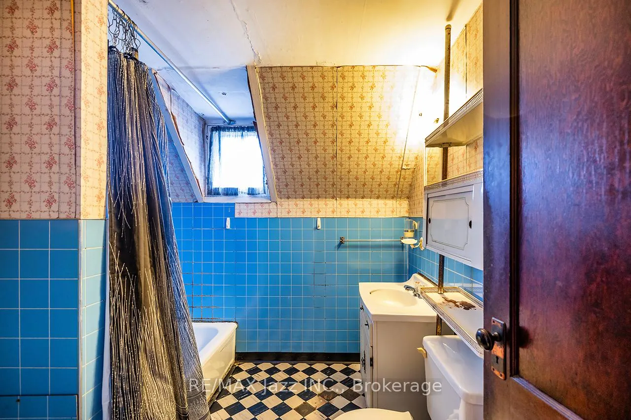 Photo 9 of 100 Montrave Avenue, Oshawa, Vanier — HOMEH