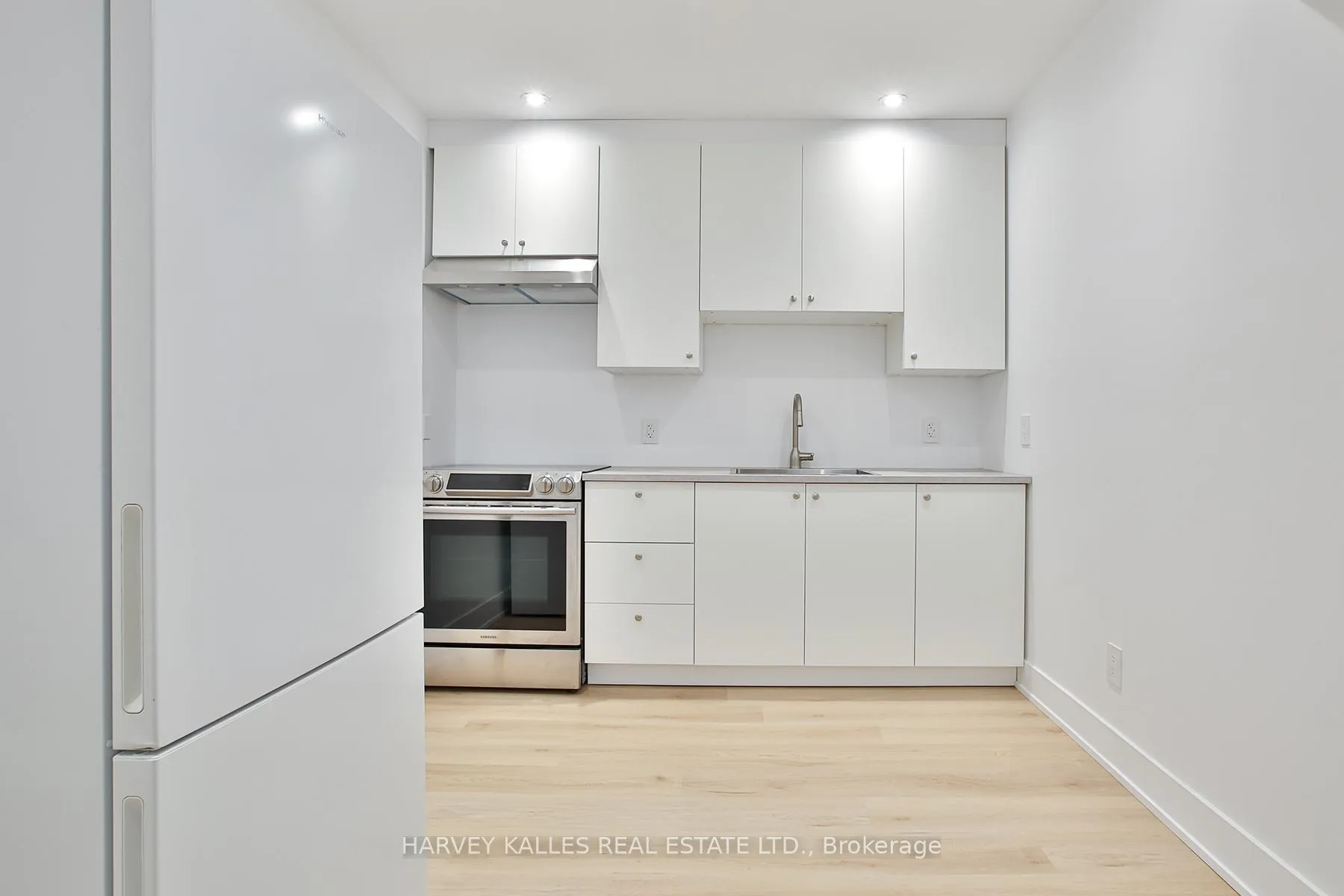 Photo 7 of 112 Fourth Street, Etobicoke, New Toronto — HOMEH