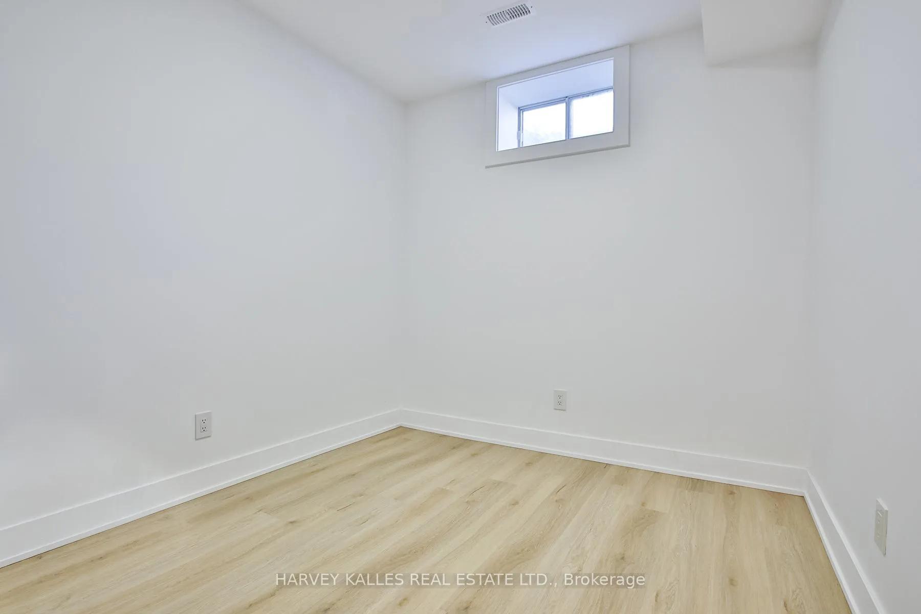 Photo 13 of 112 Fourth Street, Etobicoke, New Toronto — HOMEH