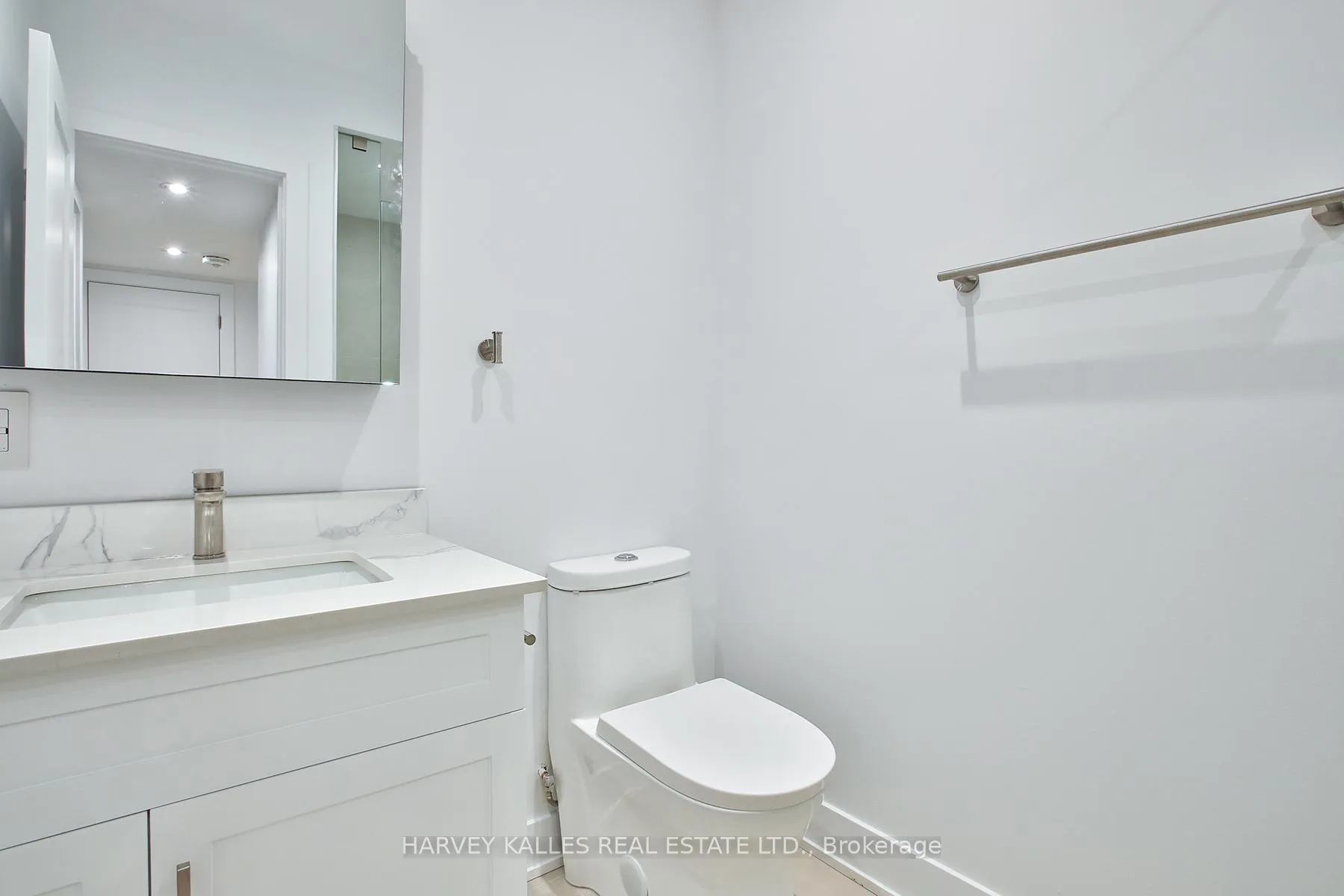 Photo 16 of 112 Fourth Street, Etobicoke, New Toronto — HOMEH