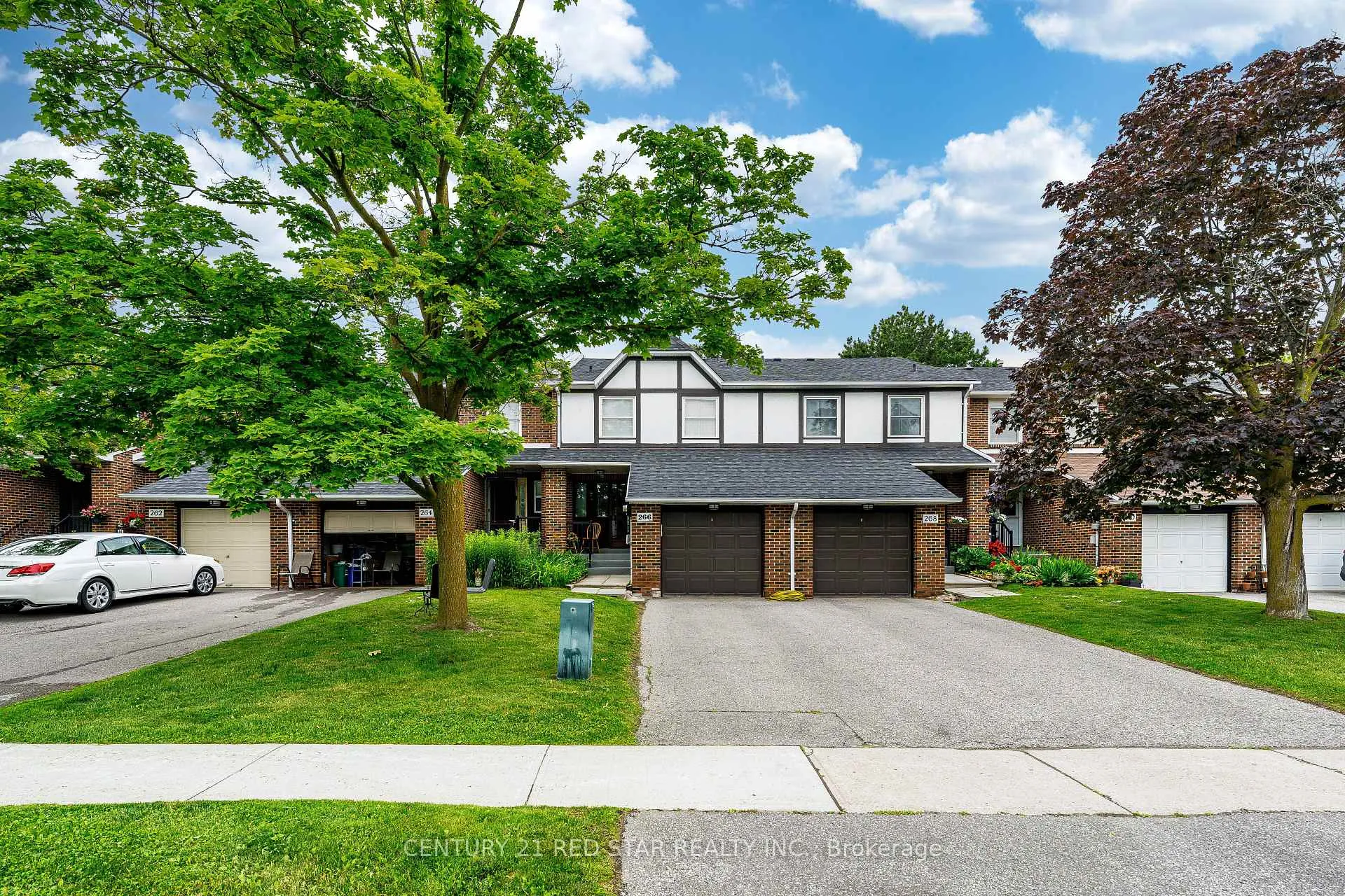 Photo 2 of 266 Simonston Boulevard, Markham, German Mills — HOMEH