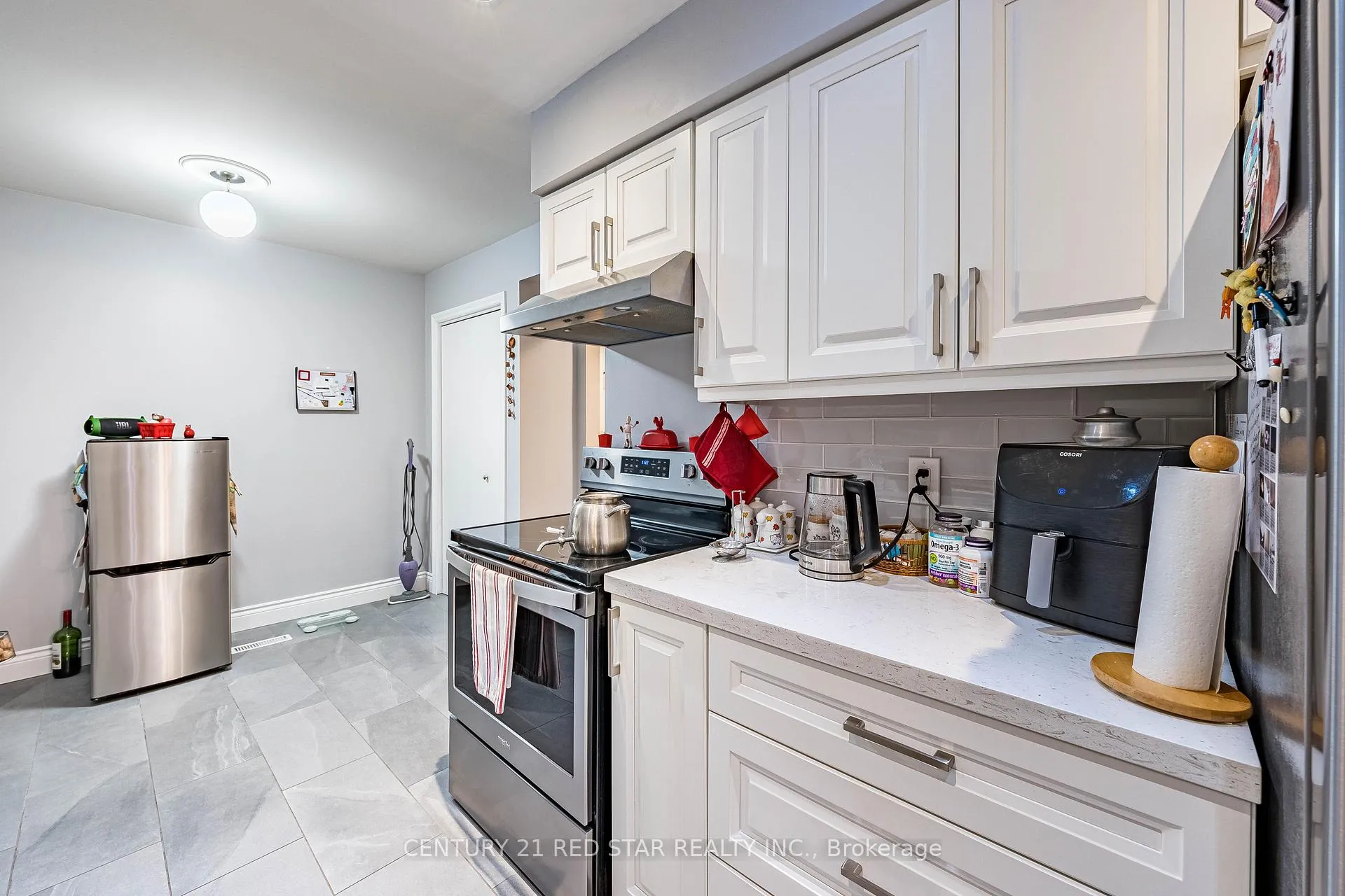 Photo 17 of 266 Simonston Boulevard, Markham, German Mills — HOMEH