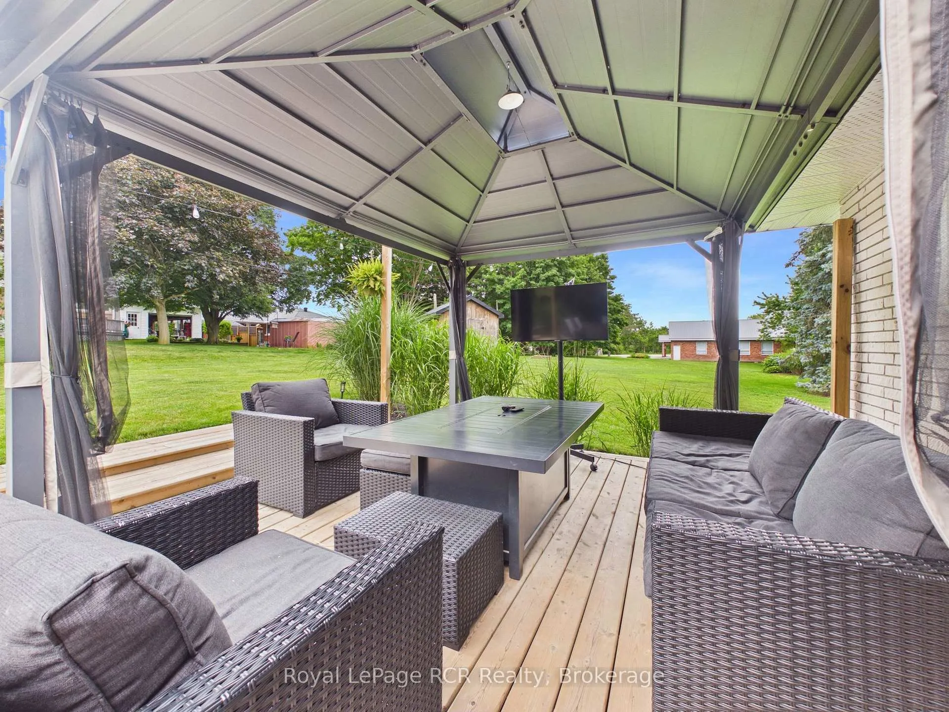 Photo 35 of 328 Summit Drive, North Huron, Wingham — HOMEH