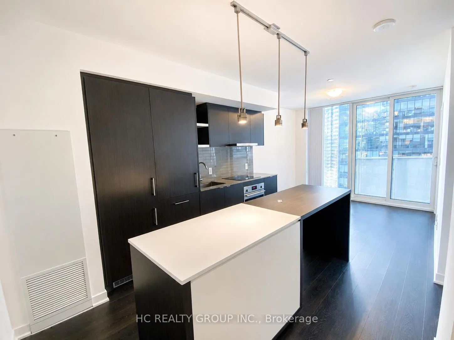 Photo 5 of Unit 1801, 88 Harbour Street, Toronto, Waterfront Communities — HOMEH