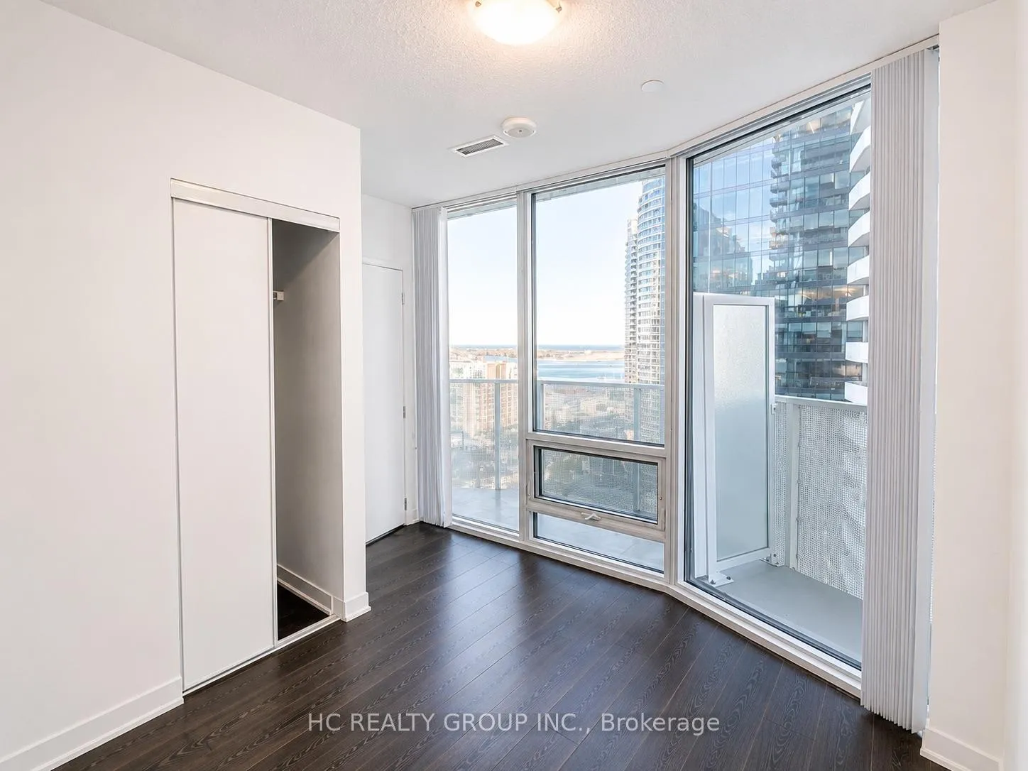 Photo 10 of Unit 1801, 88 Harbour Street, Toronto, Waterfront Communities — HOMEH