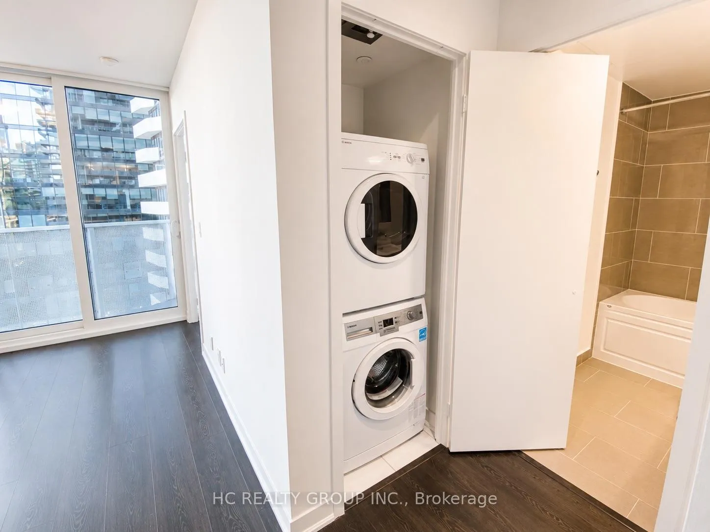 Photo 12 of Unit 1801, 88 Harbour Street, Toronto, Waterfront Communities — HOMEH