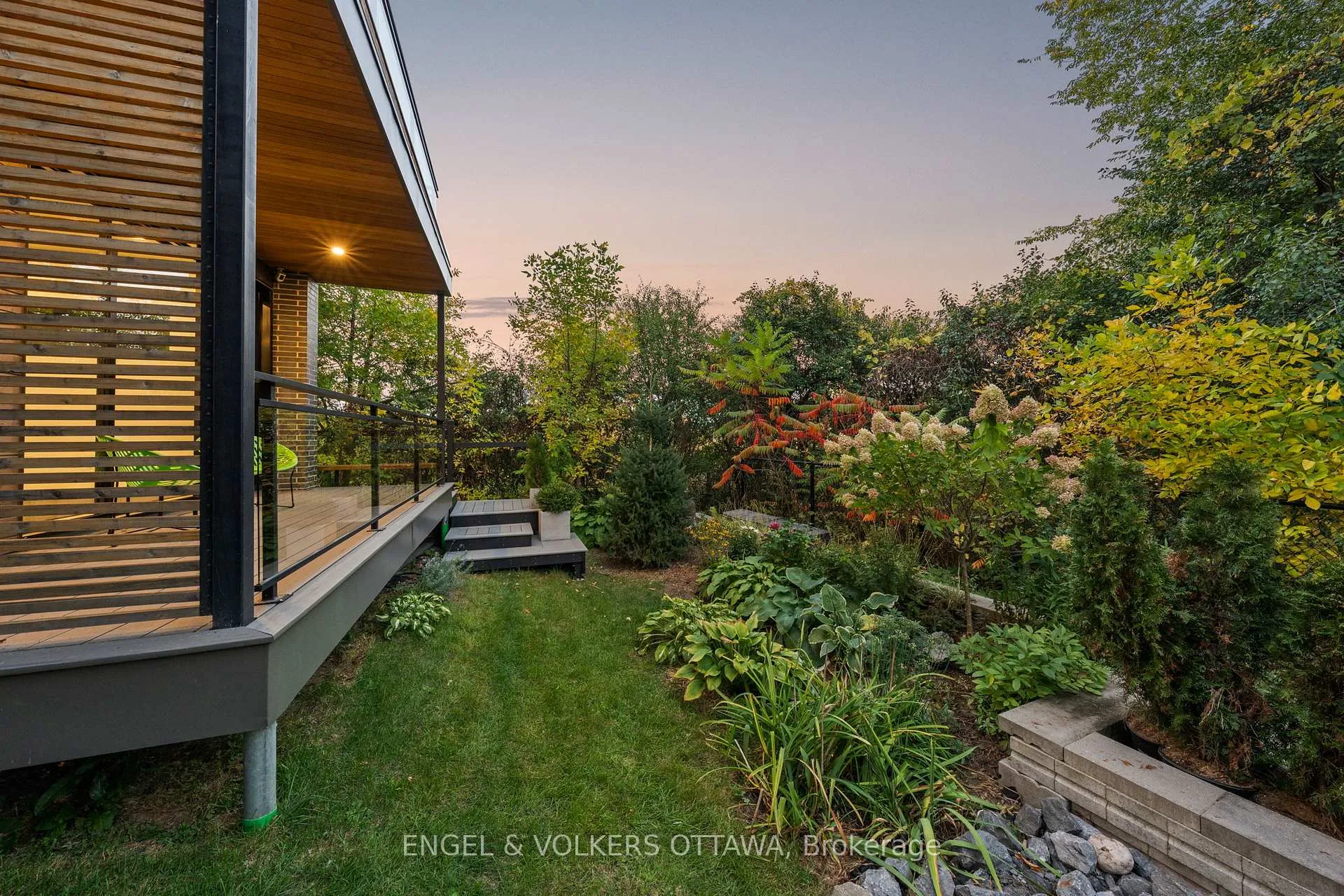 Photo 38 of 127 Peridot Private, Ottawa, Experimental Farm — HOMEH