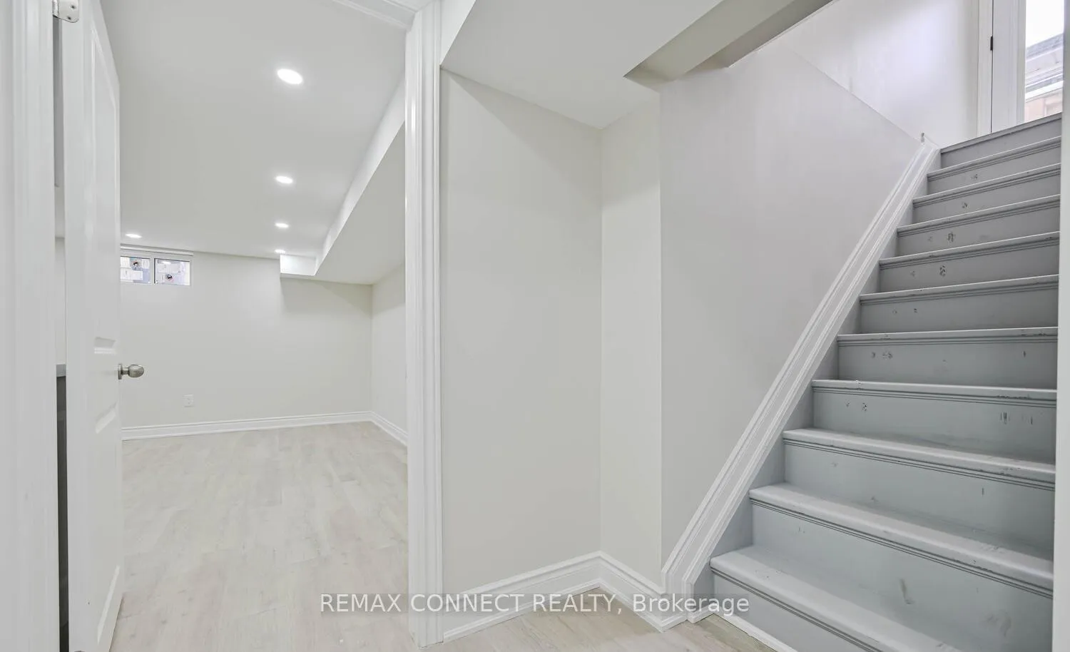 Photo 3 of 55 Taysham Crescent, Etobicoke, Thistletown-Beaumonde Heights — HOMEH