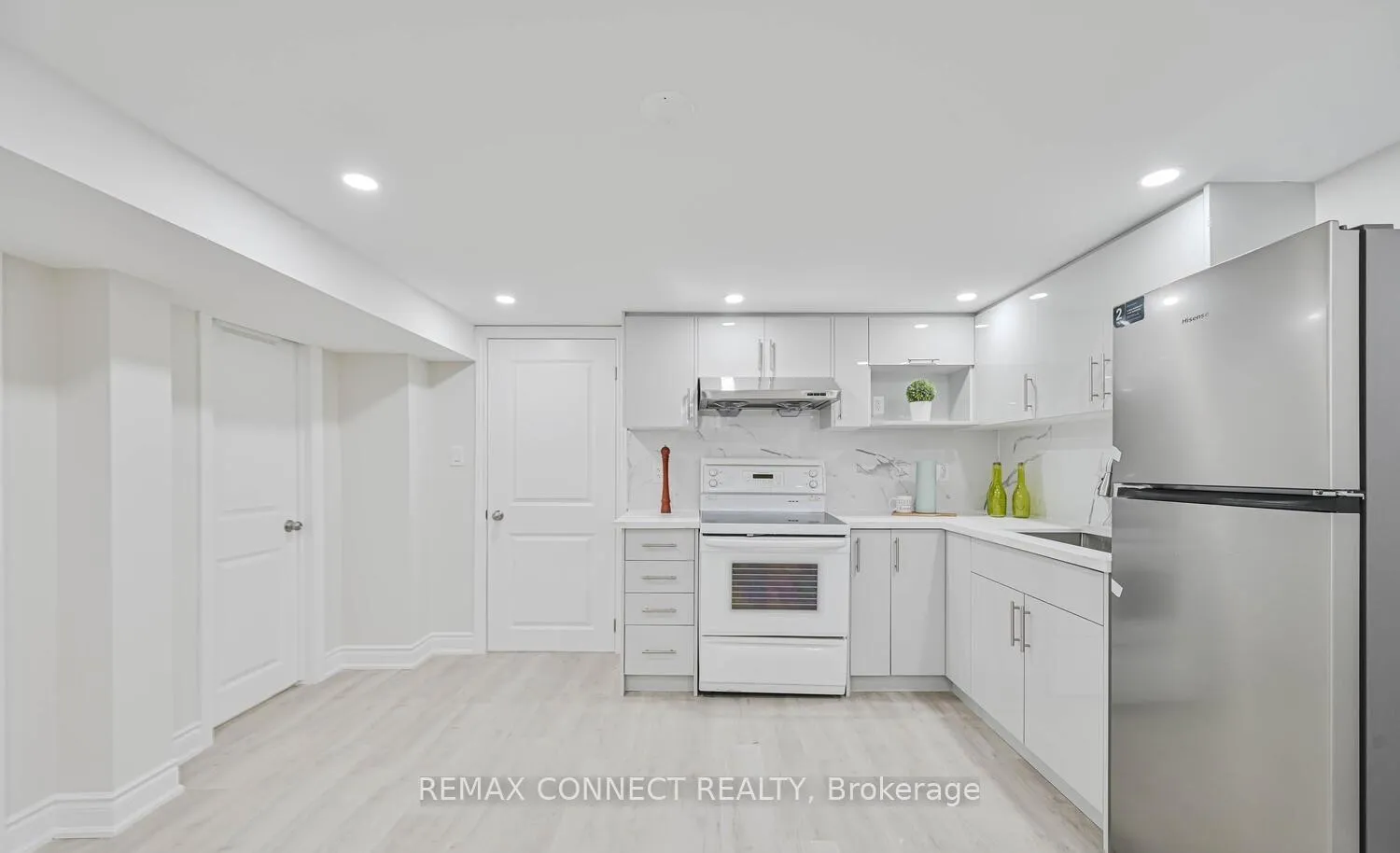 Photo 4 of 55 Taysham Crescent, Etobicoke, Thistletown-Beaumonde Heights — HOMEH