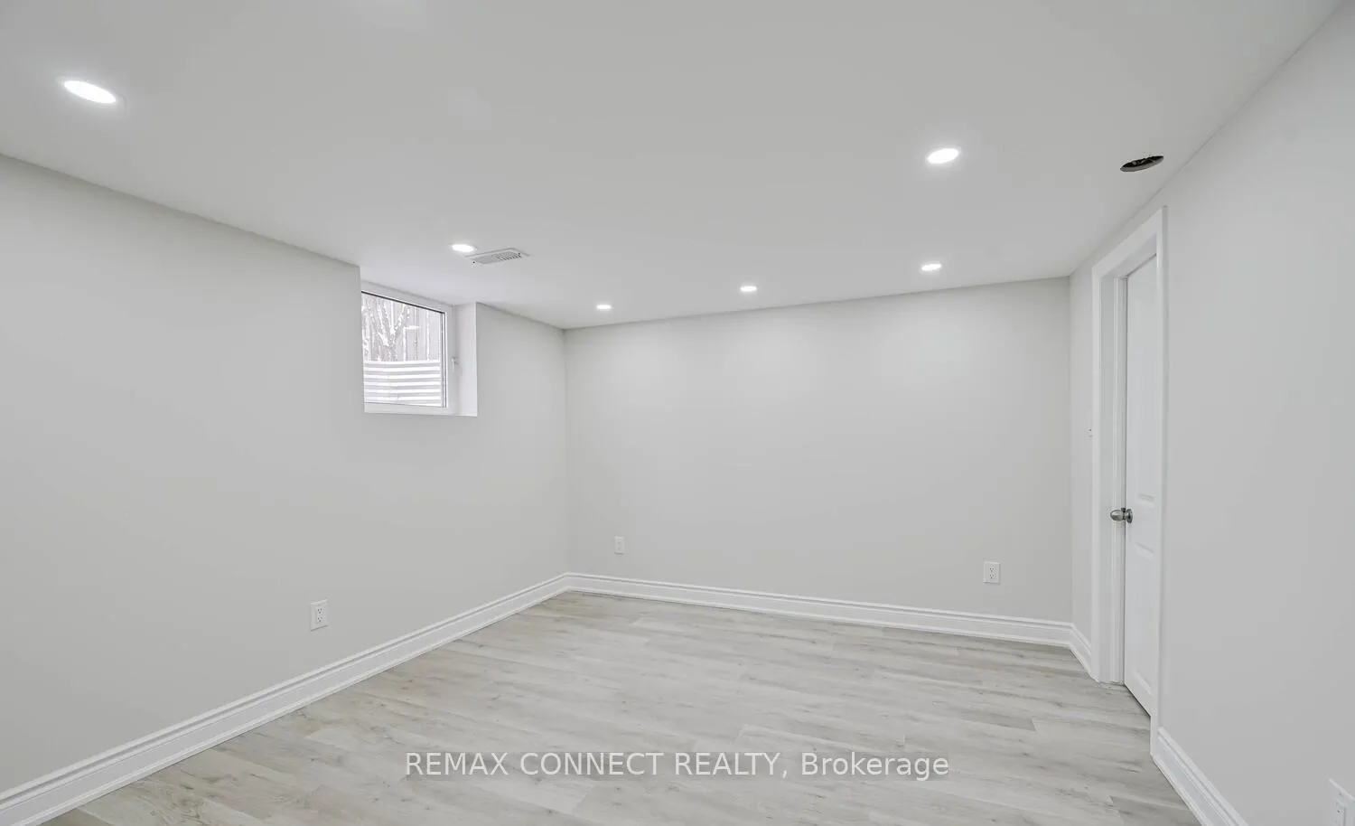 Photo 6 of 55 Taysham Crescent, Etobicoke, Thistletown-Beaumonde Heights — HOMEH