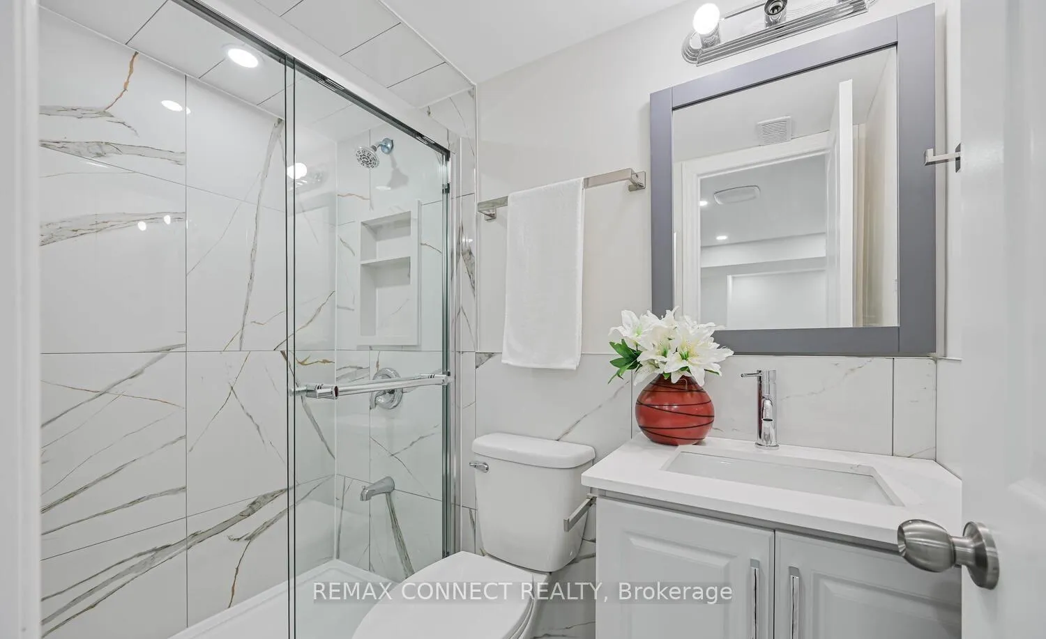 Photo 8 of 55 Taysham Crescent, Etobicoke, Thistletown-Beaumonde Heights — HOMEH