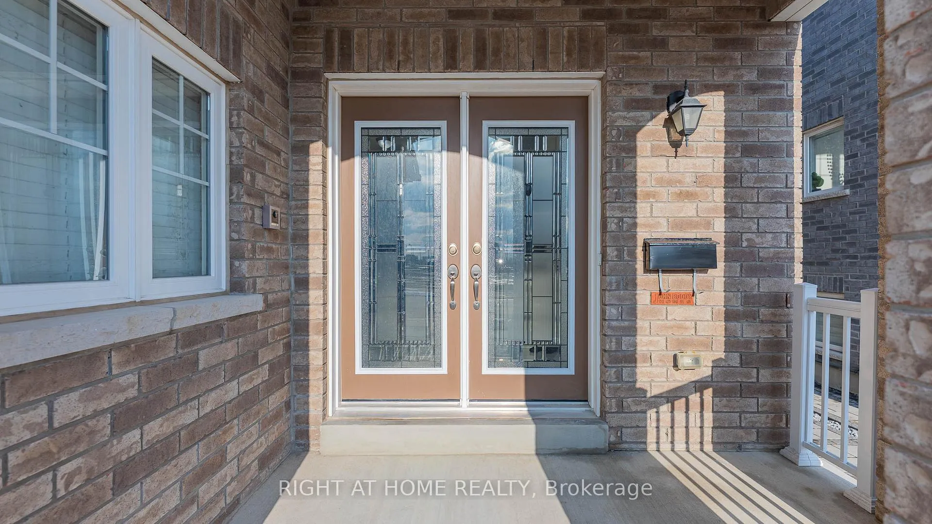 Photo 2 of 707 Audley Road S, Ajax, South East — HOMEH