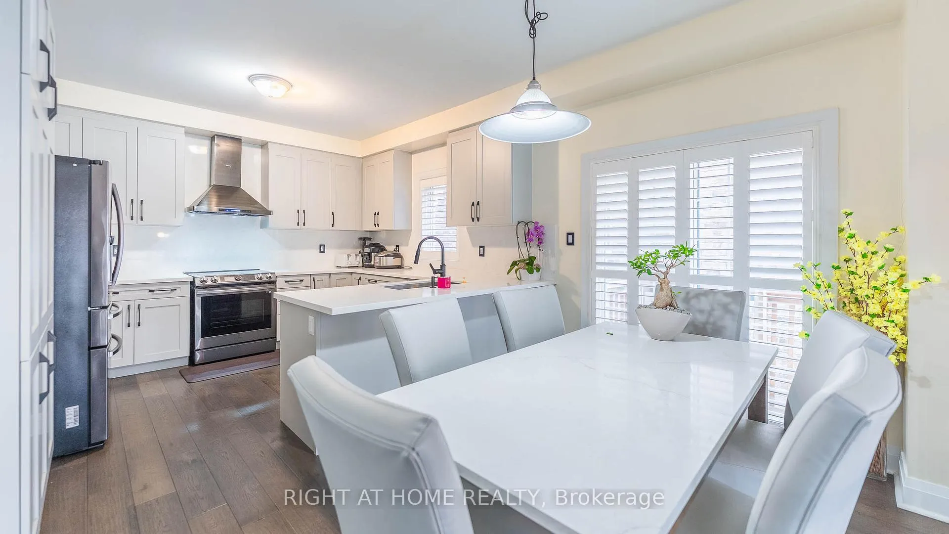 Photo 8 of 707 Audley Road S, Ajax, South East — HOMEH