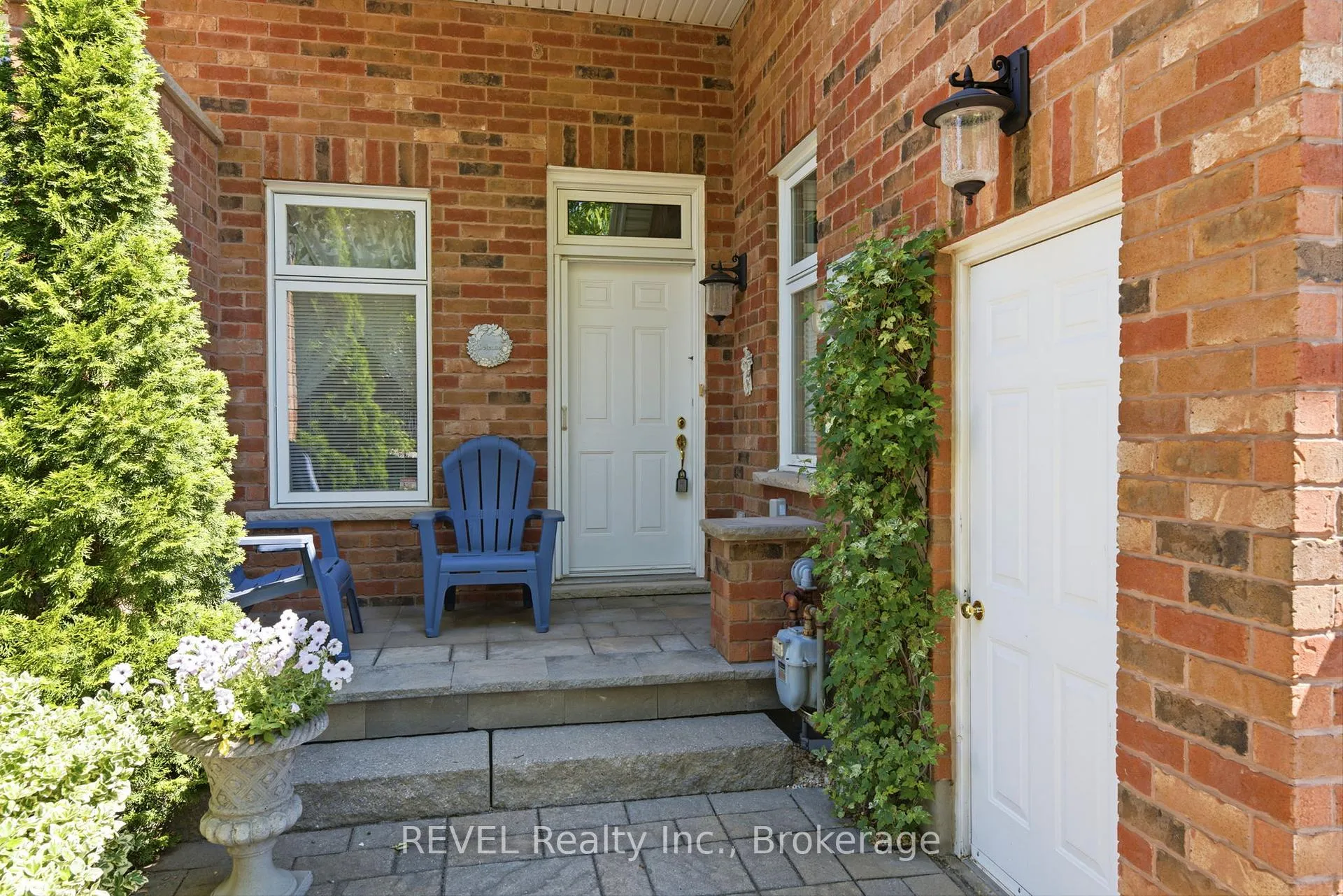 Photo 4 of 6295 Forest Ridge Drive, Niagara Falls, Stamford — HOMEH