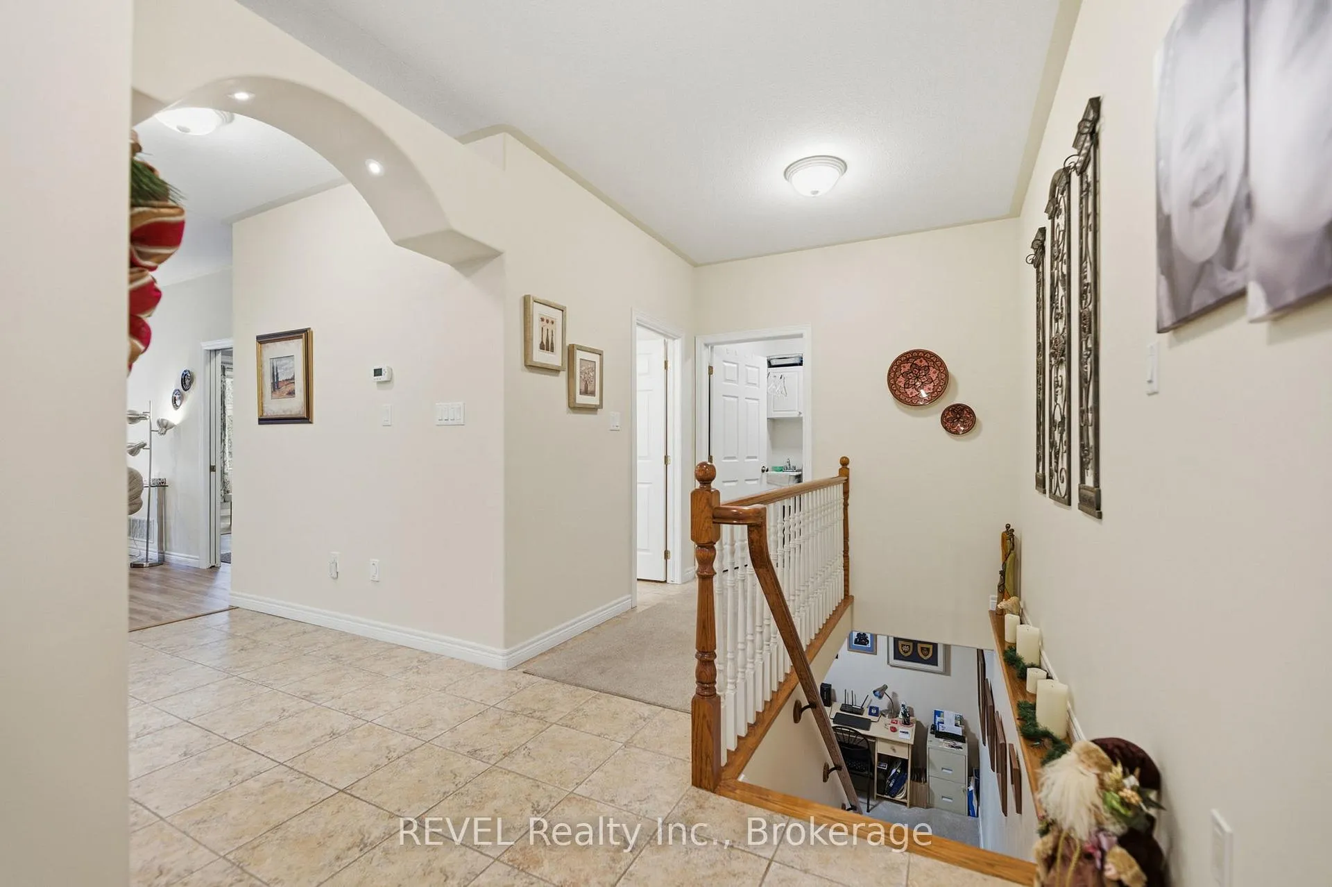 Photo 7 of 6295 Forest Ridge Drive, Niagara Falls, Stamford — HOMEH