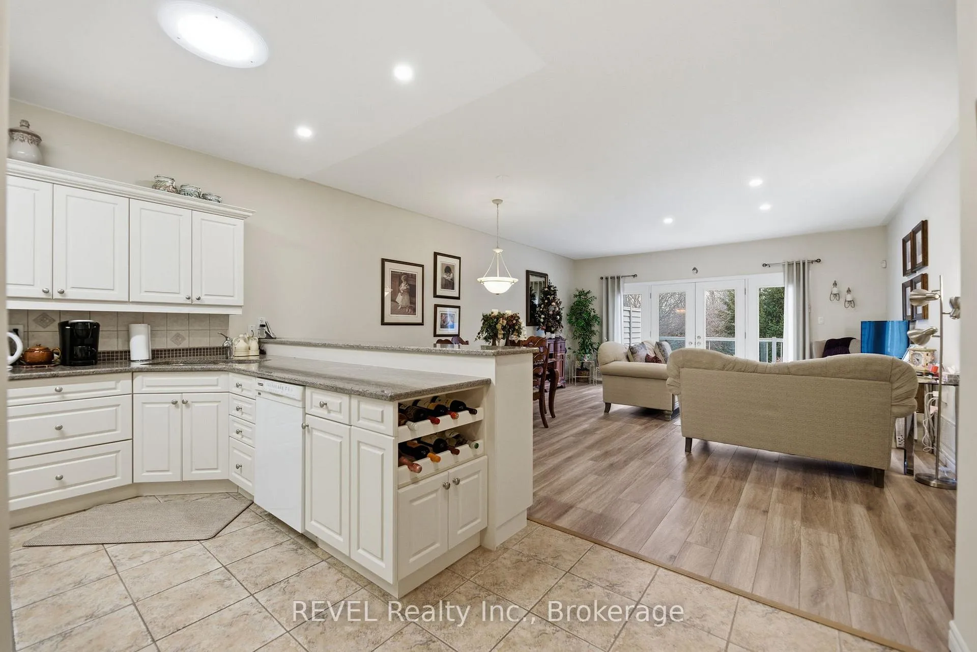 Photo 11 of 6295 Forest Ridge Drive, Niagara Falls, Stamford — HOMEH