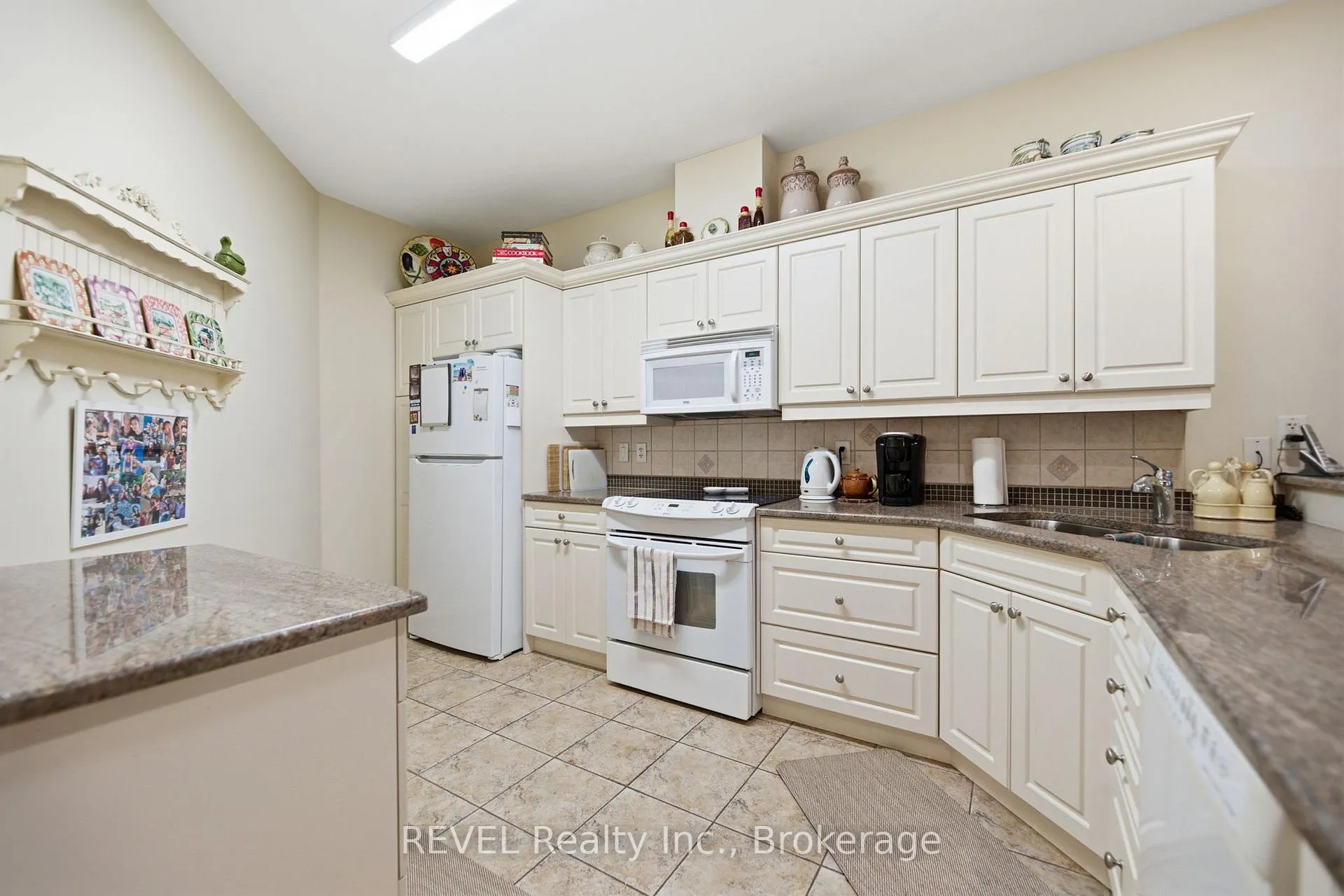 Photo 12 of 6295 Forest Ridge Drive, Niagara Falls, Stamford — HOMEH