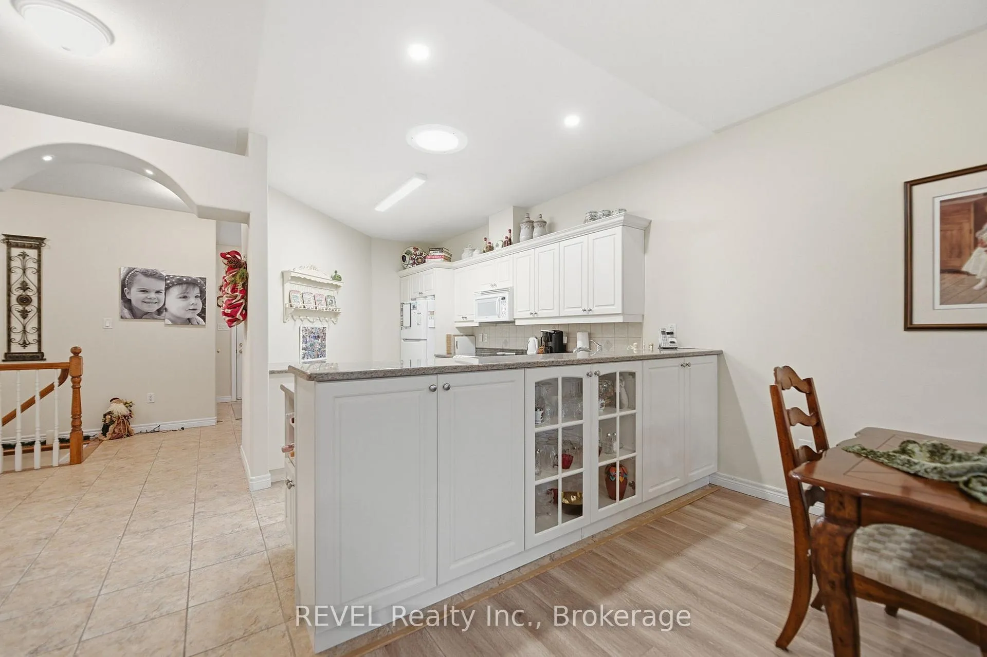 Photo 15 of 6295 Forest Ridge Drive, Niagara Falls, Stamford — HOMEH