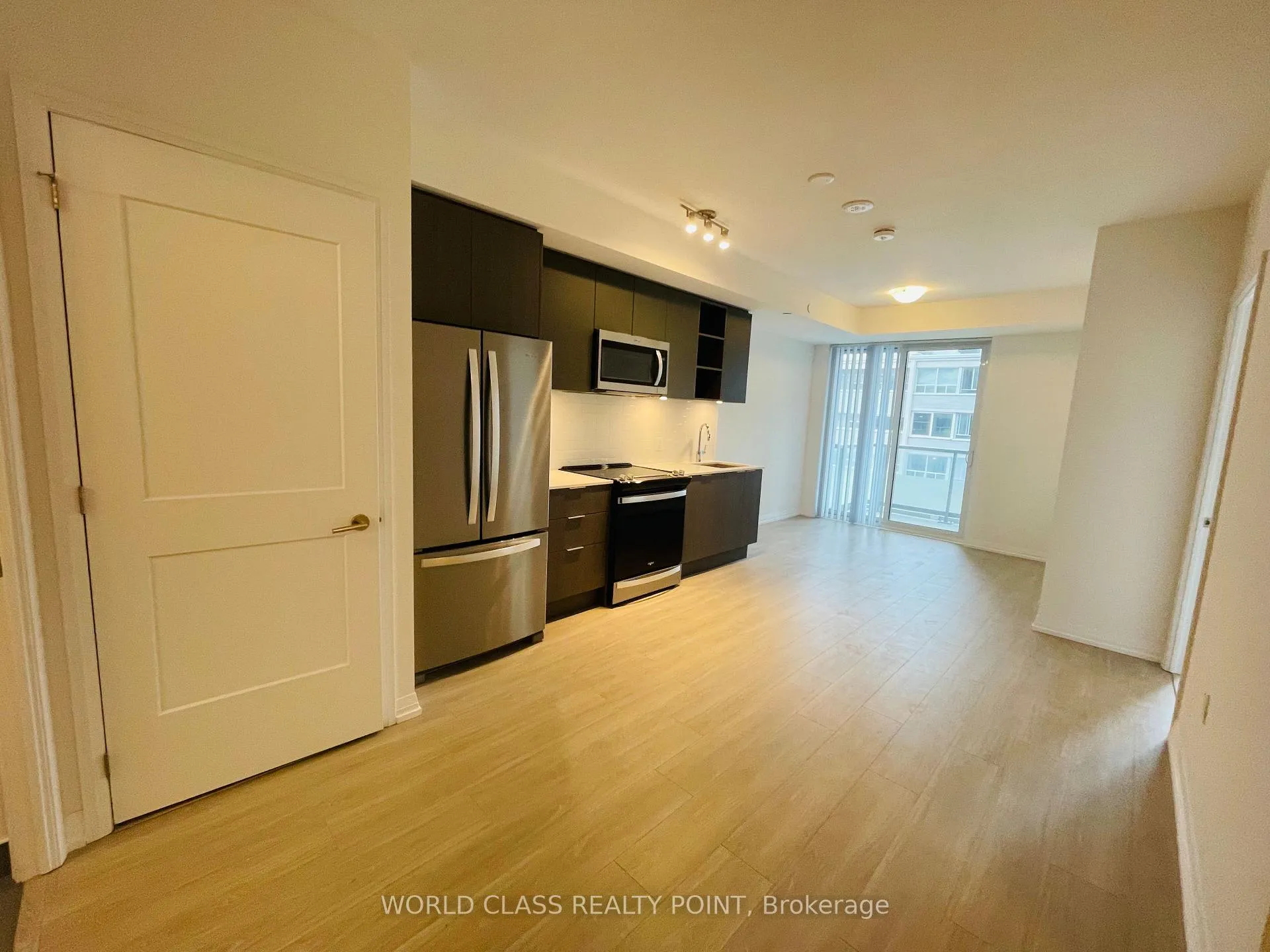 Photo 4 of Unit 1114, 50 Dunfield Avenue, Toronto, Mount Pleasant West — HOMEH