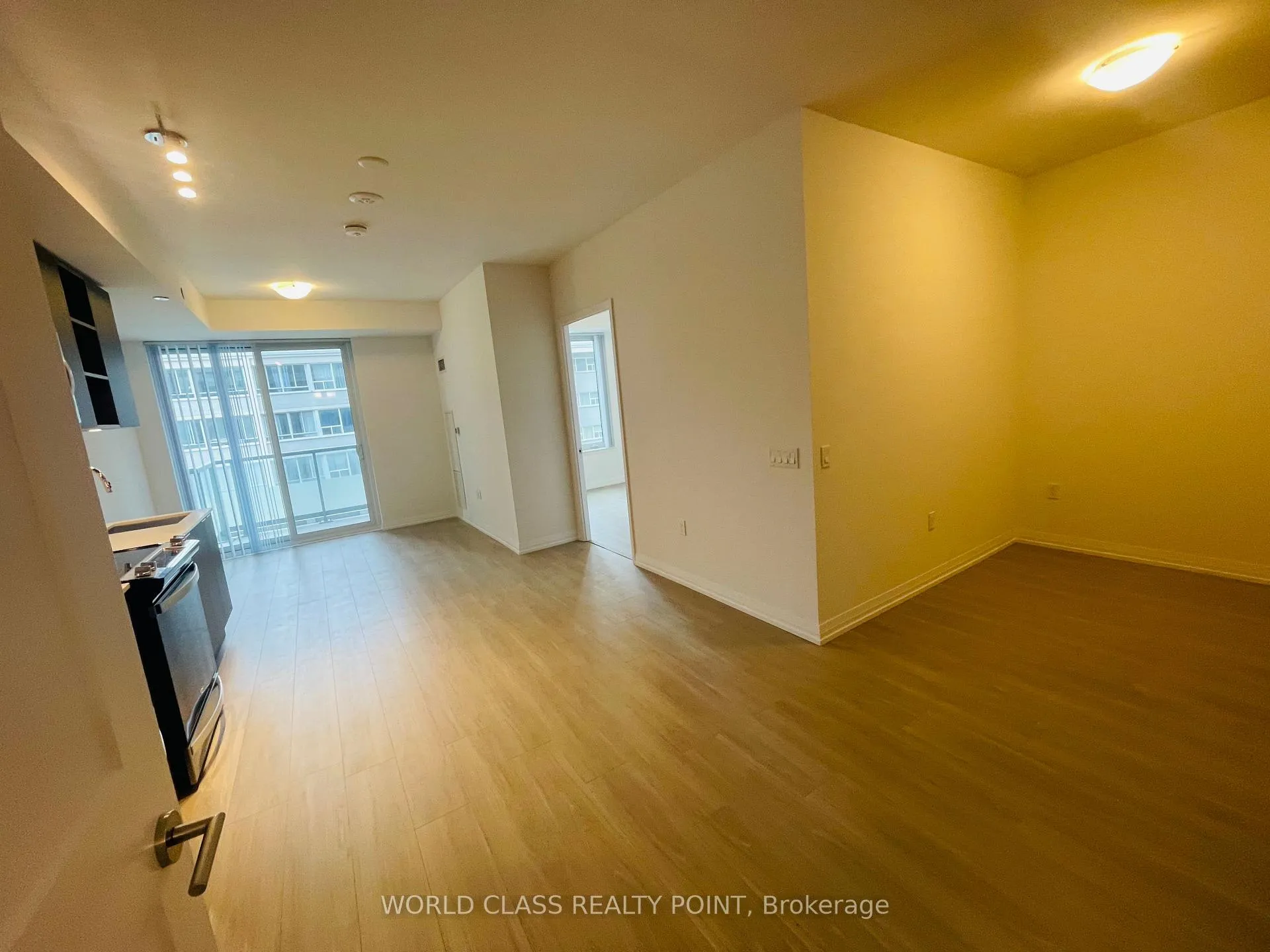 Photo 6 of Unit 1114, 50 Dunfield Avenue, Toronto, Mount Pleasant West — HOMEH