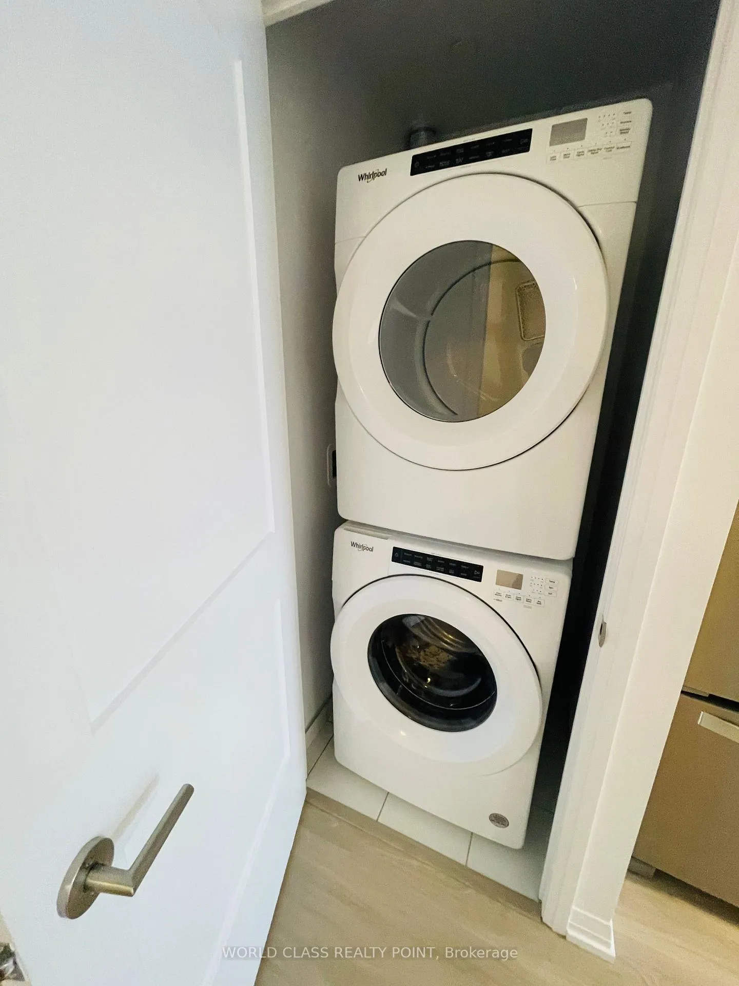 Photo 13 of Unit 1114, 50 Dunfield Avenue, Toronto, Mount Pleasant West — HOMEH