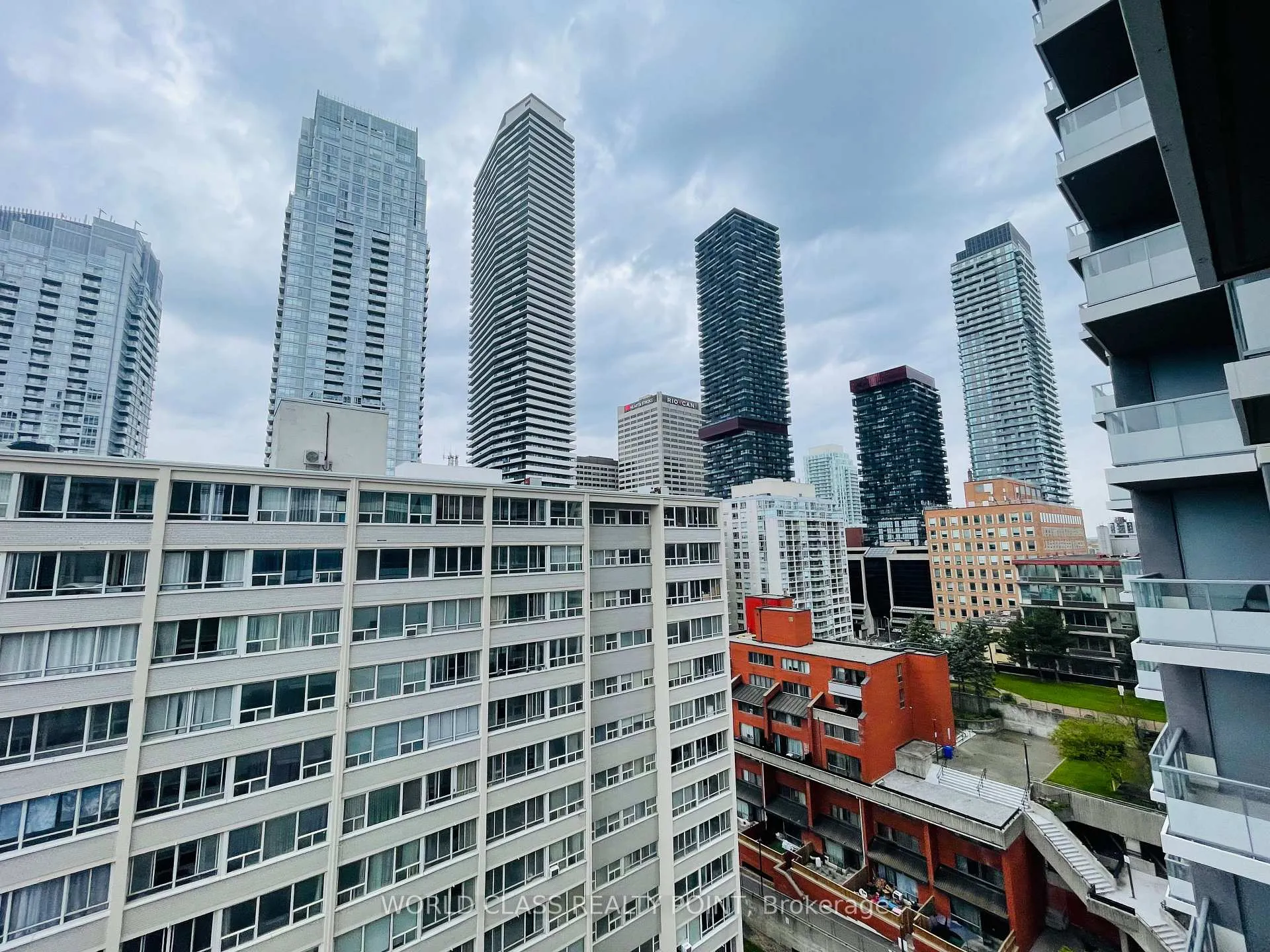 Photo 15 of Unit 1114, 50 Dunfield Avenue, Toronto, Mount Pleasant West — HOMEH