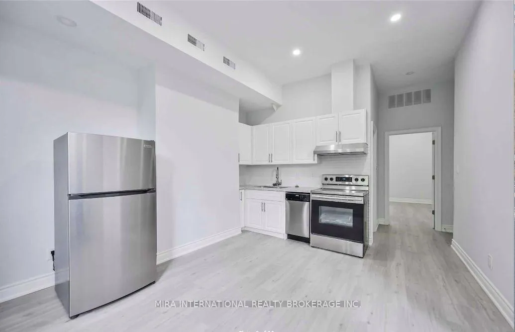 Photo 4 of Unit 202, 414 Dundas Street E, Toronto, Moss Park — HOMEH