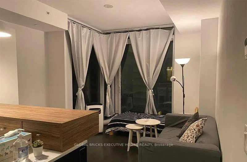 Photo 4 of Unit 701, 75 St Nicholas Street, Toronto, Bay Street Corridor — HOMEH