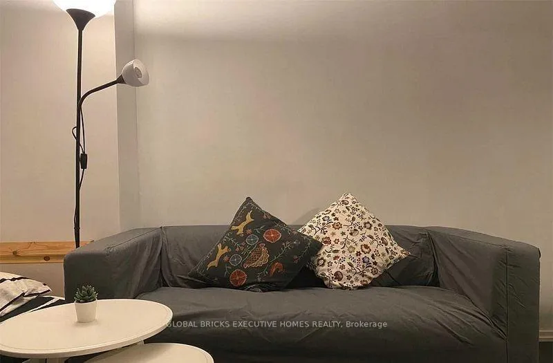 Photo 8 of Unit 701, 75 St Nicholas Street, Toronto, Bay Street Corridor — HOMEH