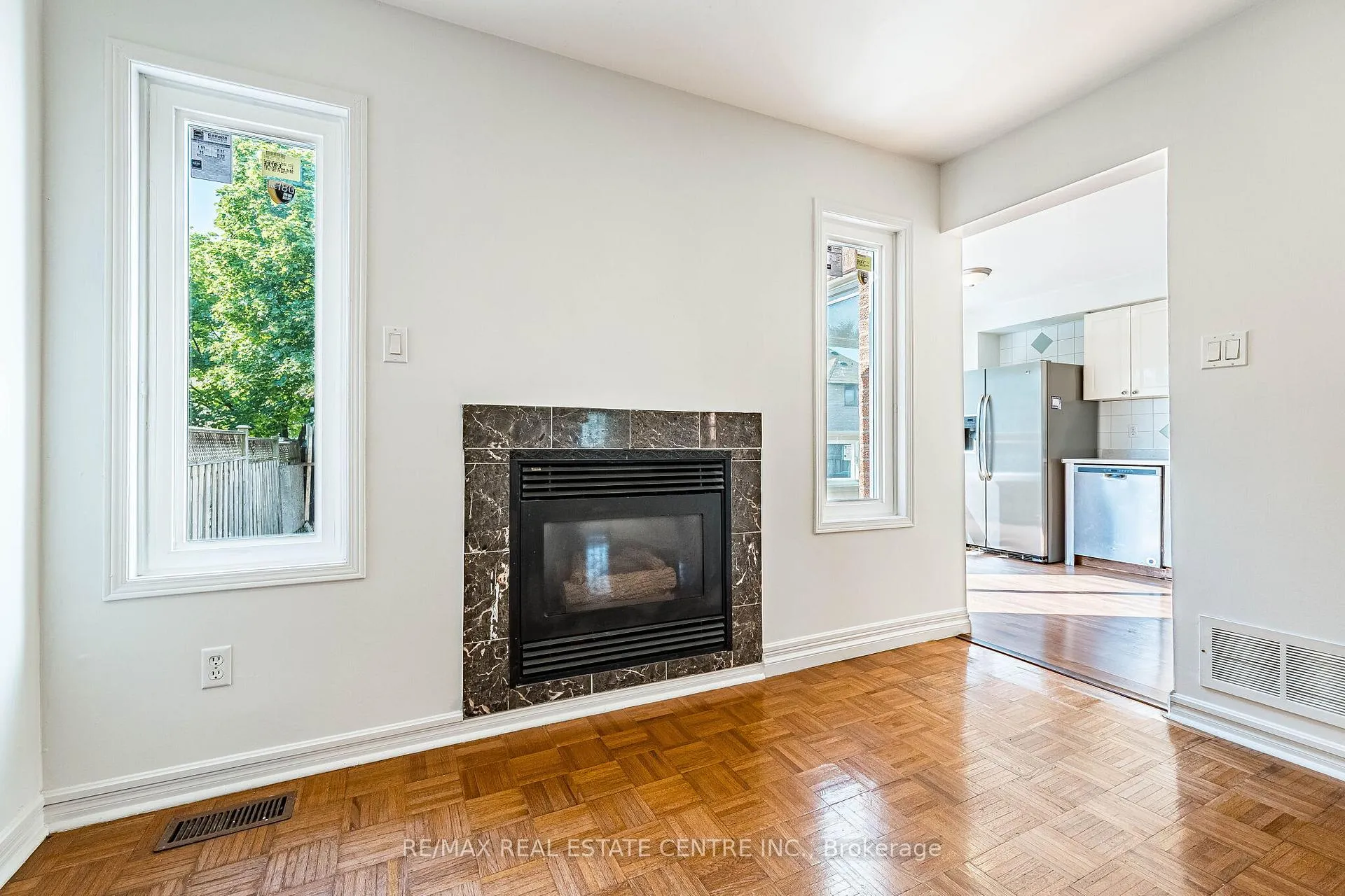Photo 10 of 35 Twisted Oak Street, Brampton, Sandringham-Wellington — HOMEH