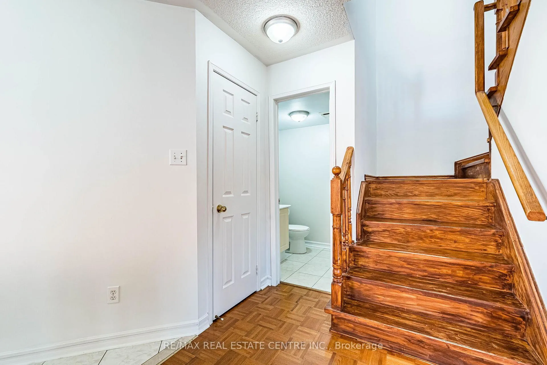 Photo 15 of 35 Twisted Oak Street, Brampton, Sandringham-Wellington — HOMEH