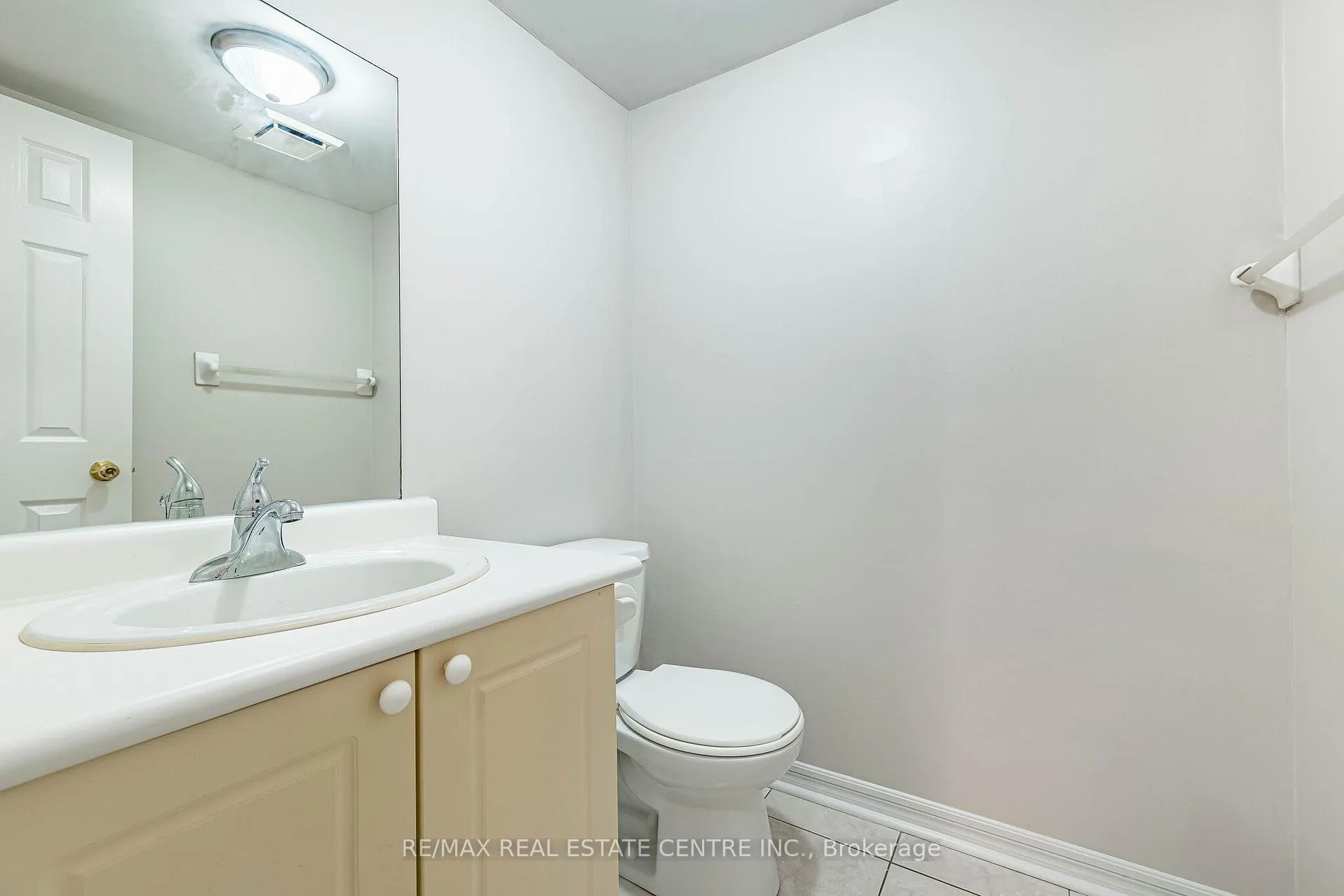 Photo 16 of 35 Twisted Oak Street, Brampton, Sandringham-Wellington — HOMEH